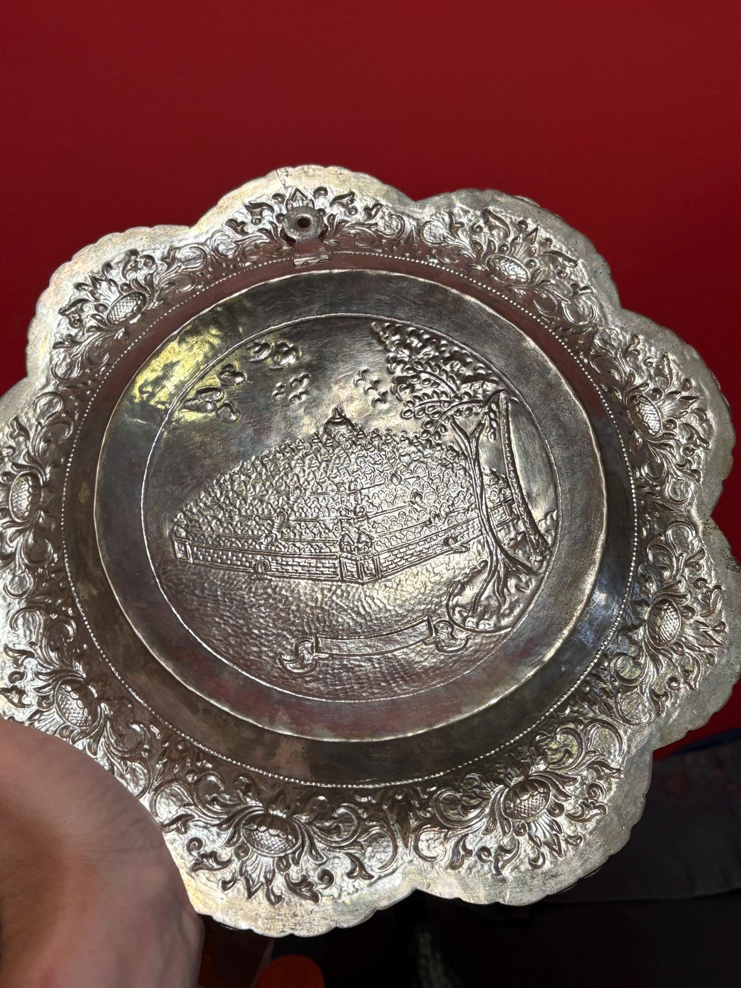 620 g - untested Asian silver plate with amazing detailed scene ready to hang great value 13 inches
