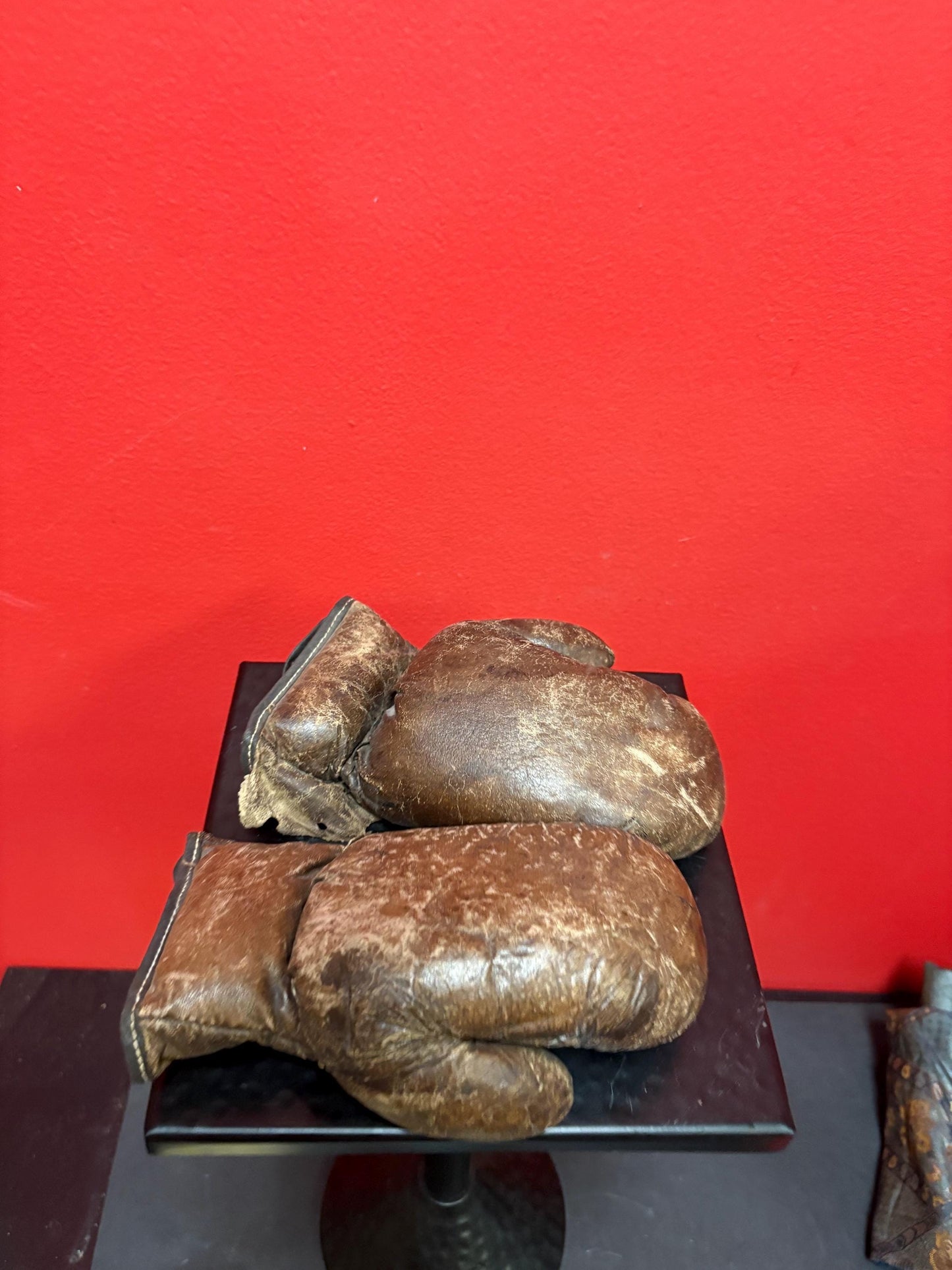 Crazy cool museum quality 7 inch long 1920s childrens boxing gloves as is condition amazing boxing history wow