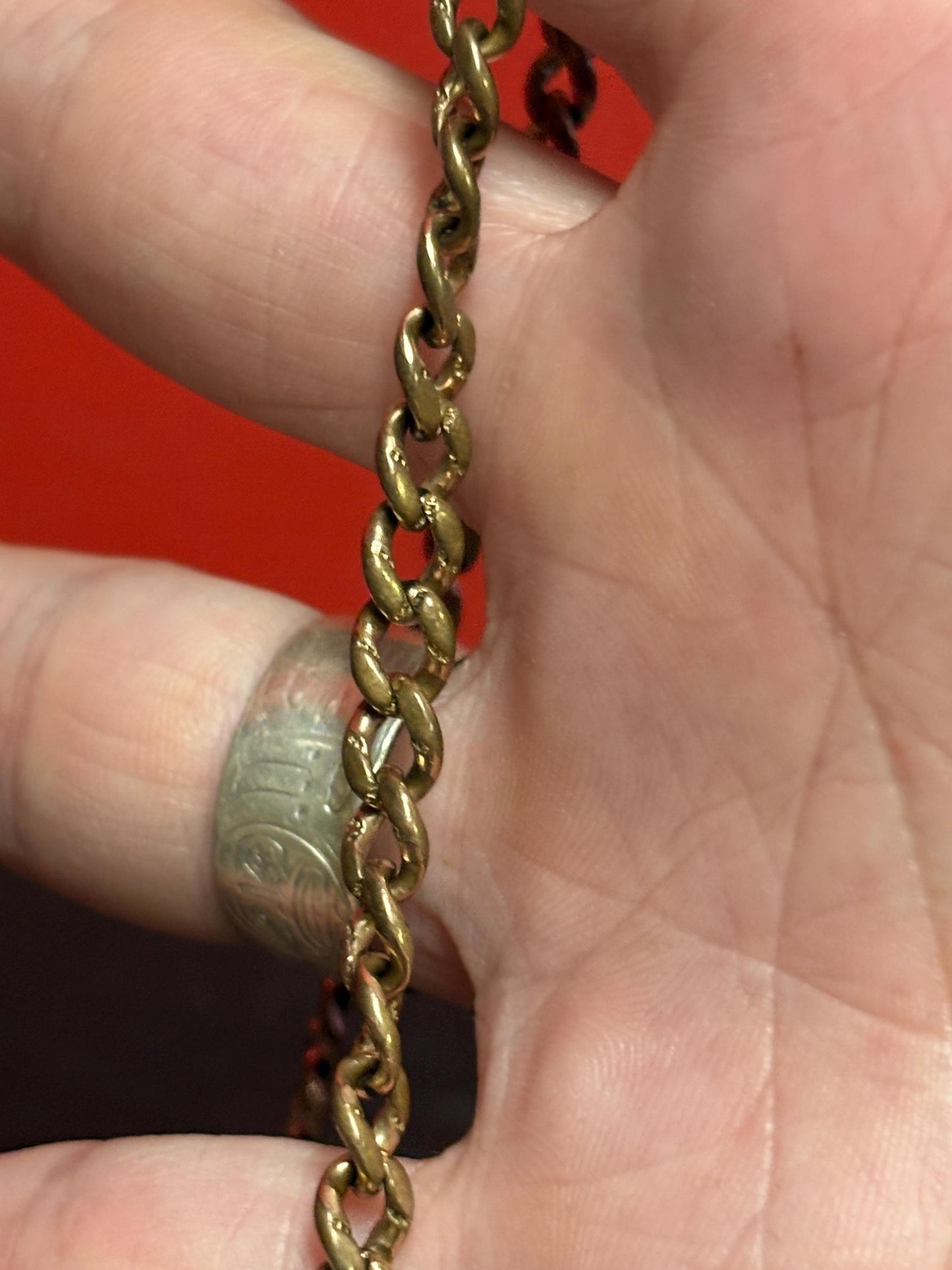 Beautiful untested gold bracelet link chain style and approximately 10 inches long 5 grams