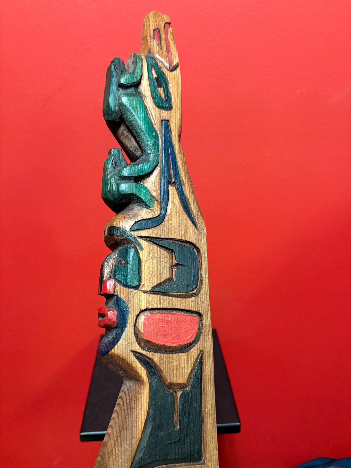 Stunning indigenous first nation pacific north Northwest coast signed 18 x 3“ wide frog transformation rattle great sound and great value