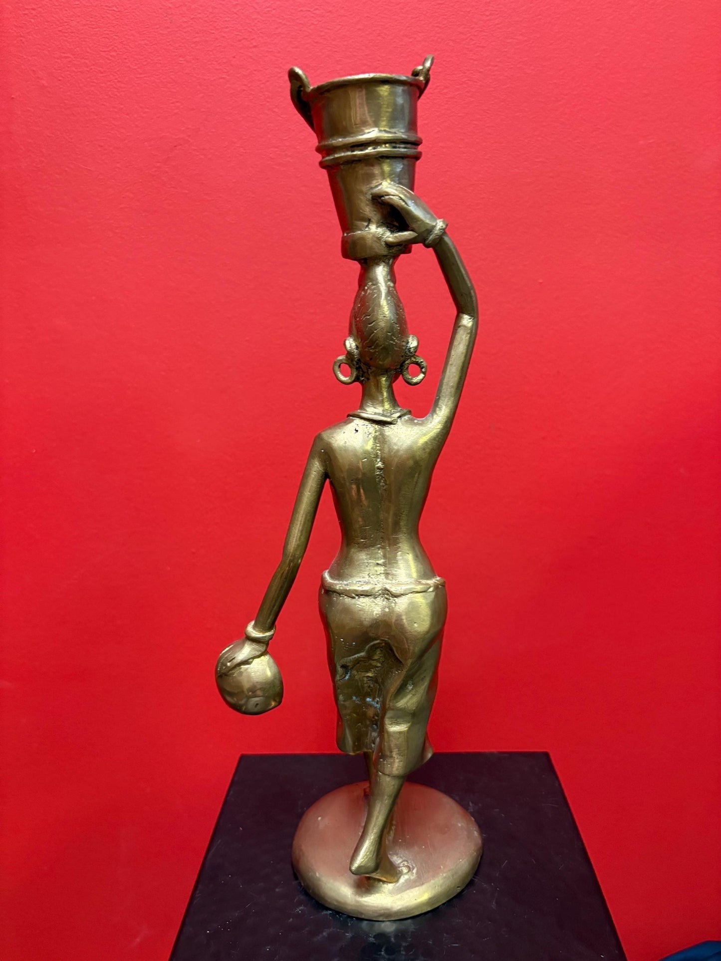 Beautiful African bronze statue of a woman carrying a bucket great patina 14 inches tall older piece wow