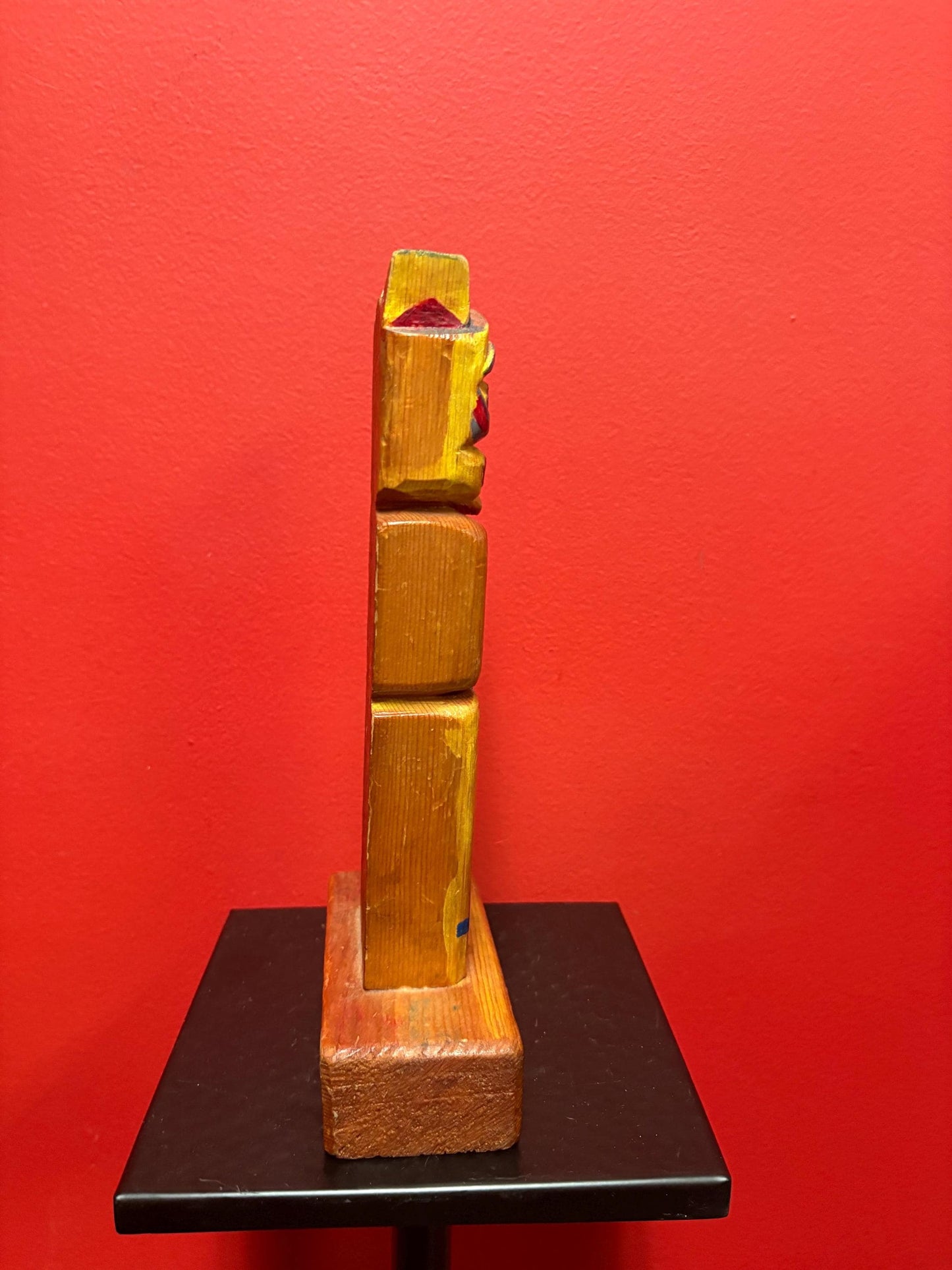 Beautiful primitive indigenous first nation pacific north Northwest coast signed polychrome totem pole by female artist wow - 11 inches tal