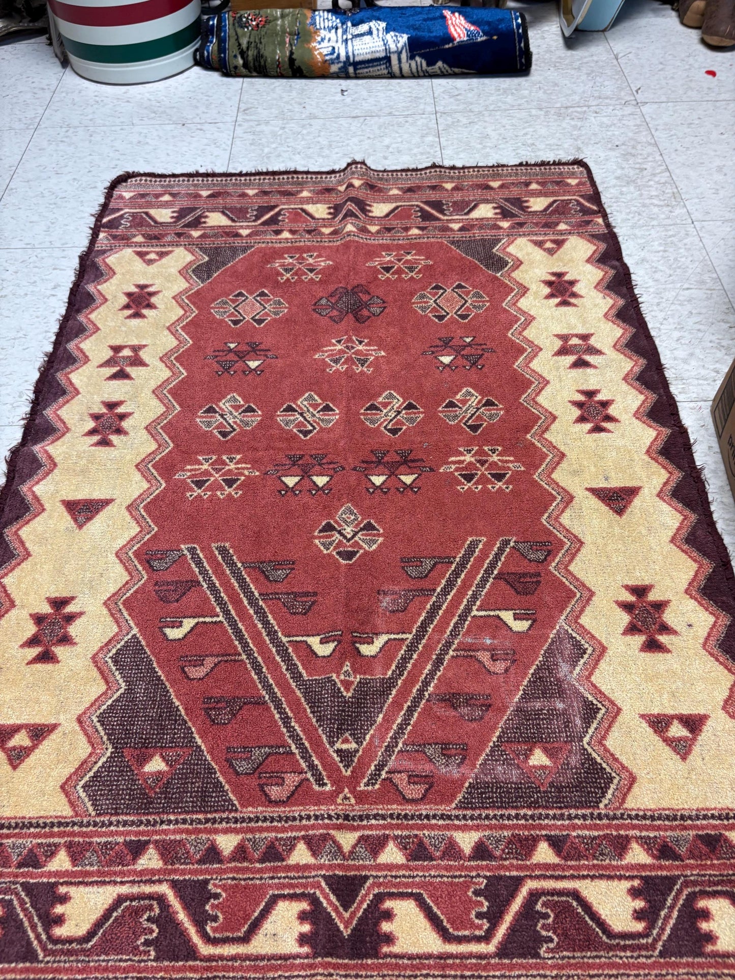 Beautiful Persian wool rug or wall hanging - little wear - 40 x 25  amazing value