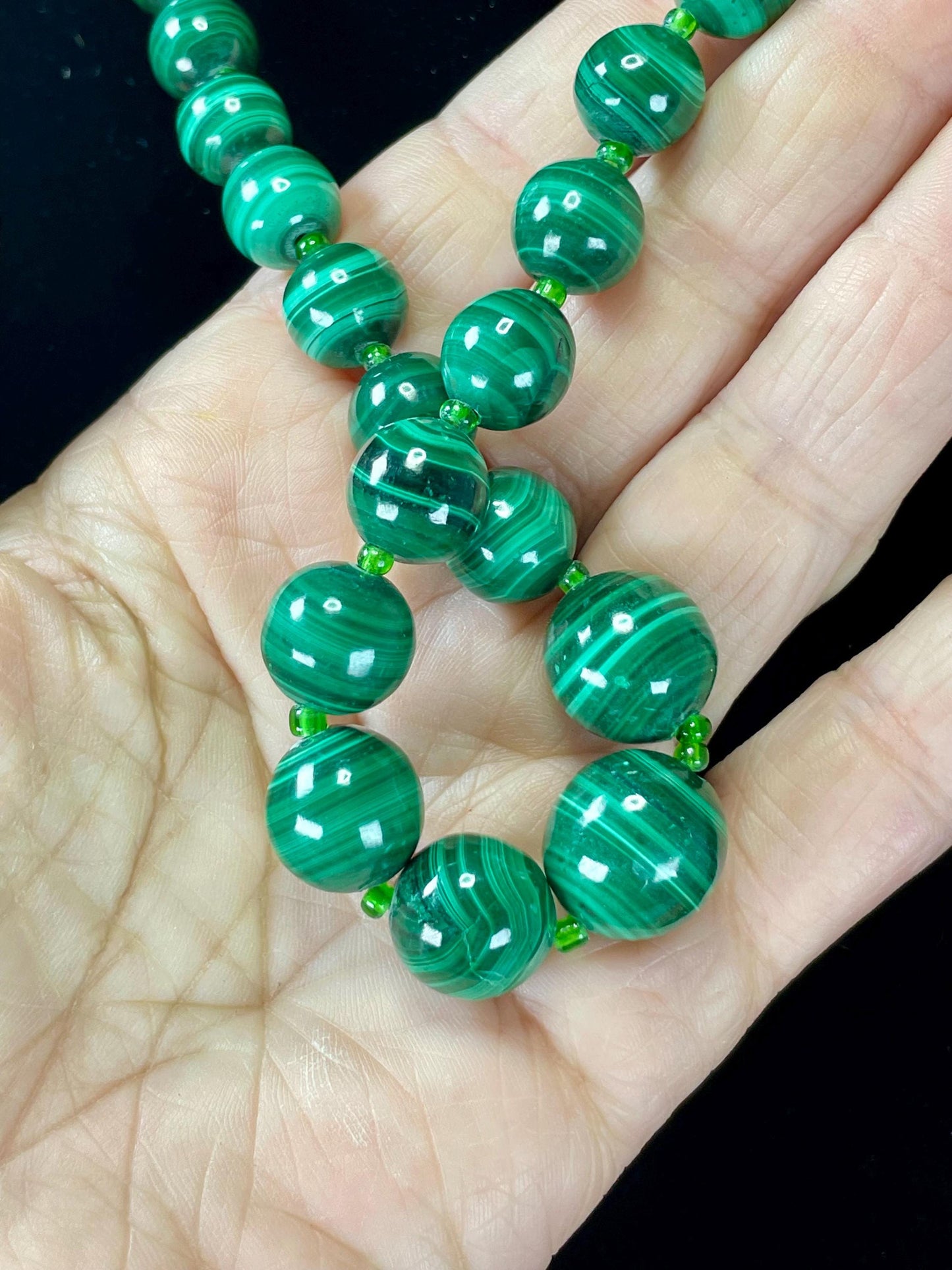 23 inch Green Swirled Glass Bead Necklace  Vintage-Style Statement Jewelry