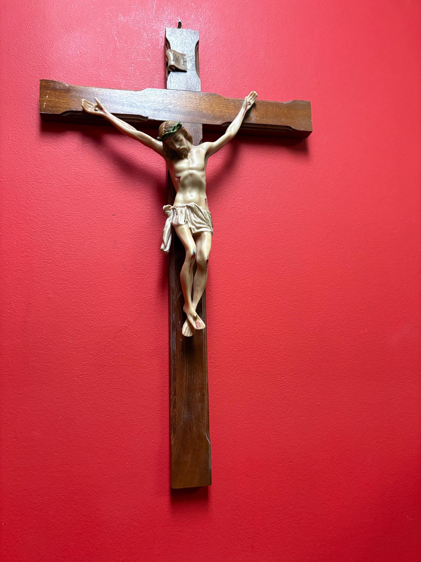Awesome 24 x 14 wide resin Jesus on the wooden cross with a little damage  statement piece- great gift and great value