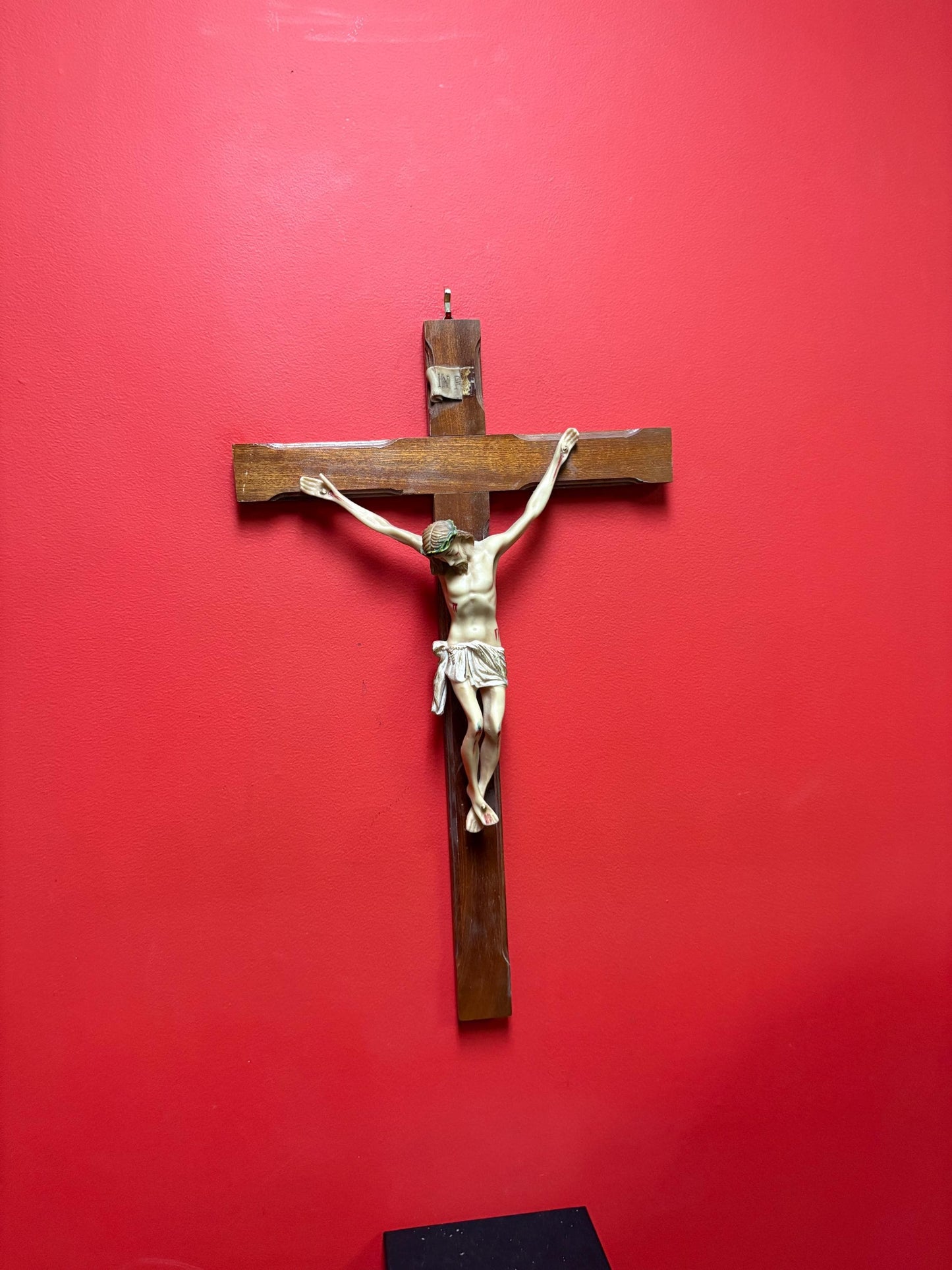 Awesome 24 x 14 wide resin Jesus on the wooden cross with a little damage  statement piece- great gift and great value