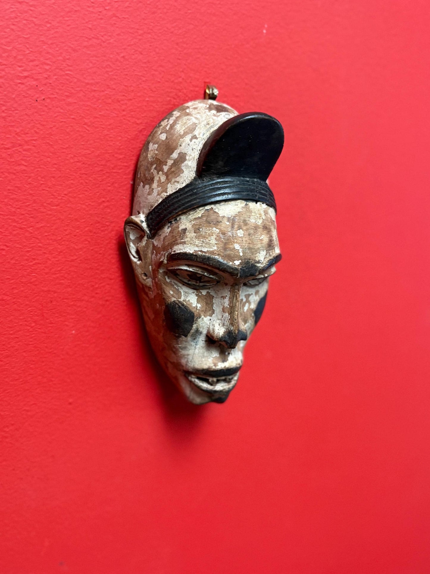 Beautiful African 7 x 3 inch wide antique mask  amazing patina and detail  really cool one