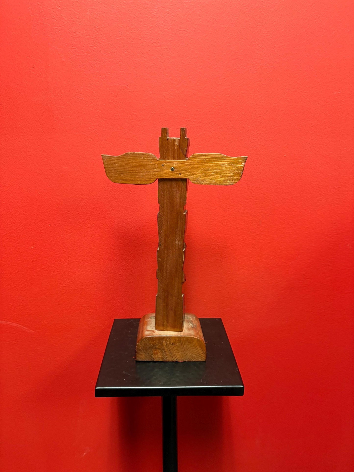 7 inch wide primitive FOLK ART indigenous first nations pacific West Coast unsigned totem pole  great colour - great value