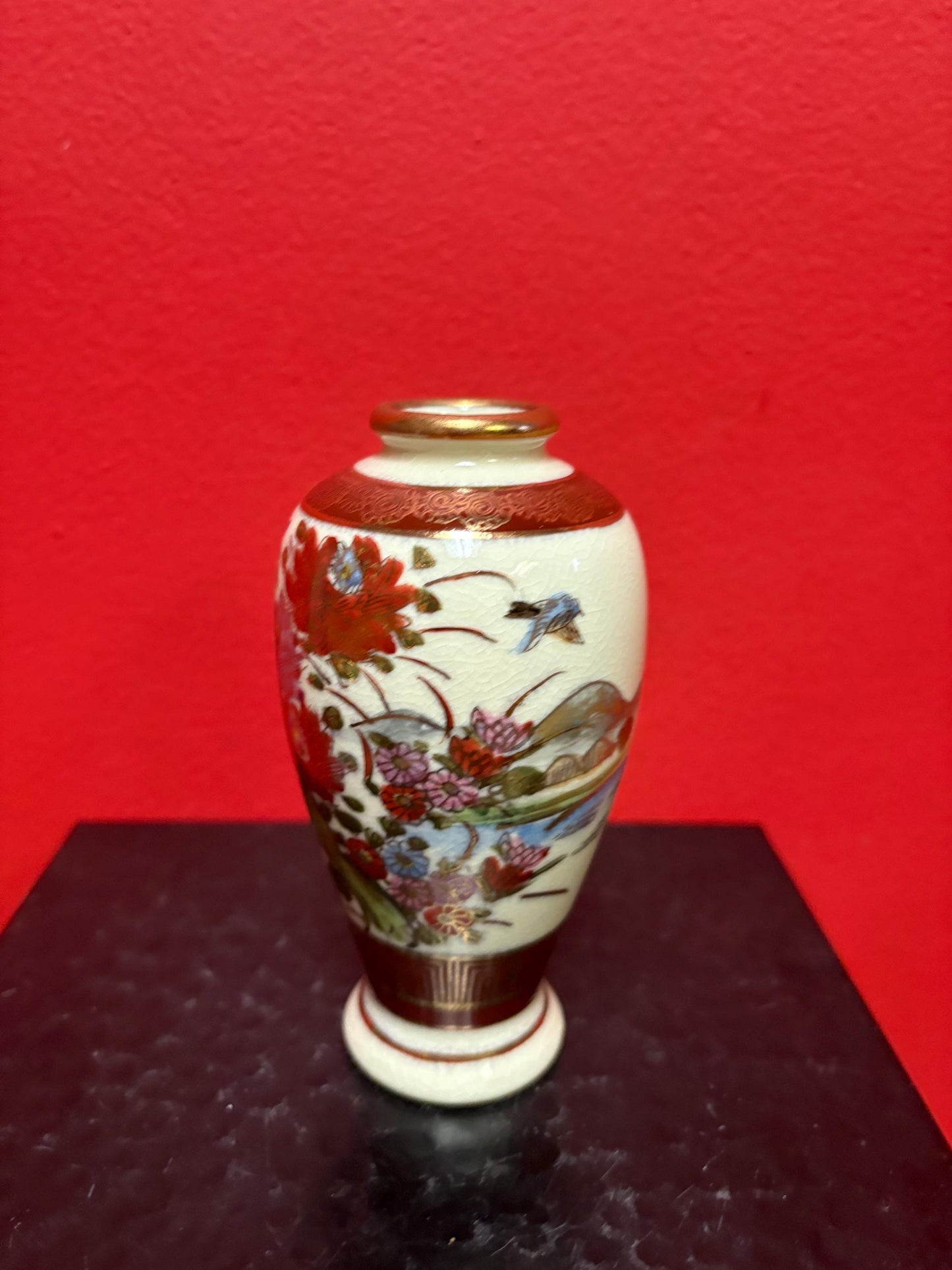 Beautiful Japanese 5 1/2 inch tall signed Satsuma vase in mint condition great collectors piece or gift