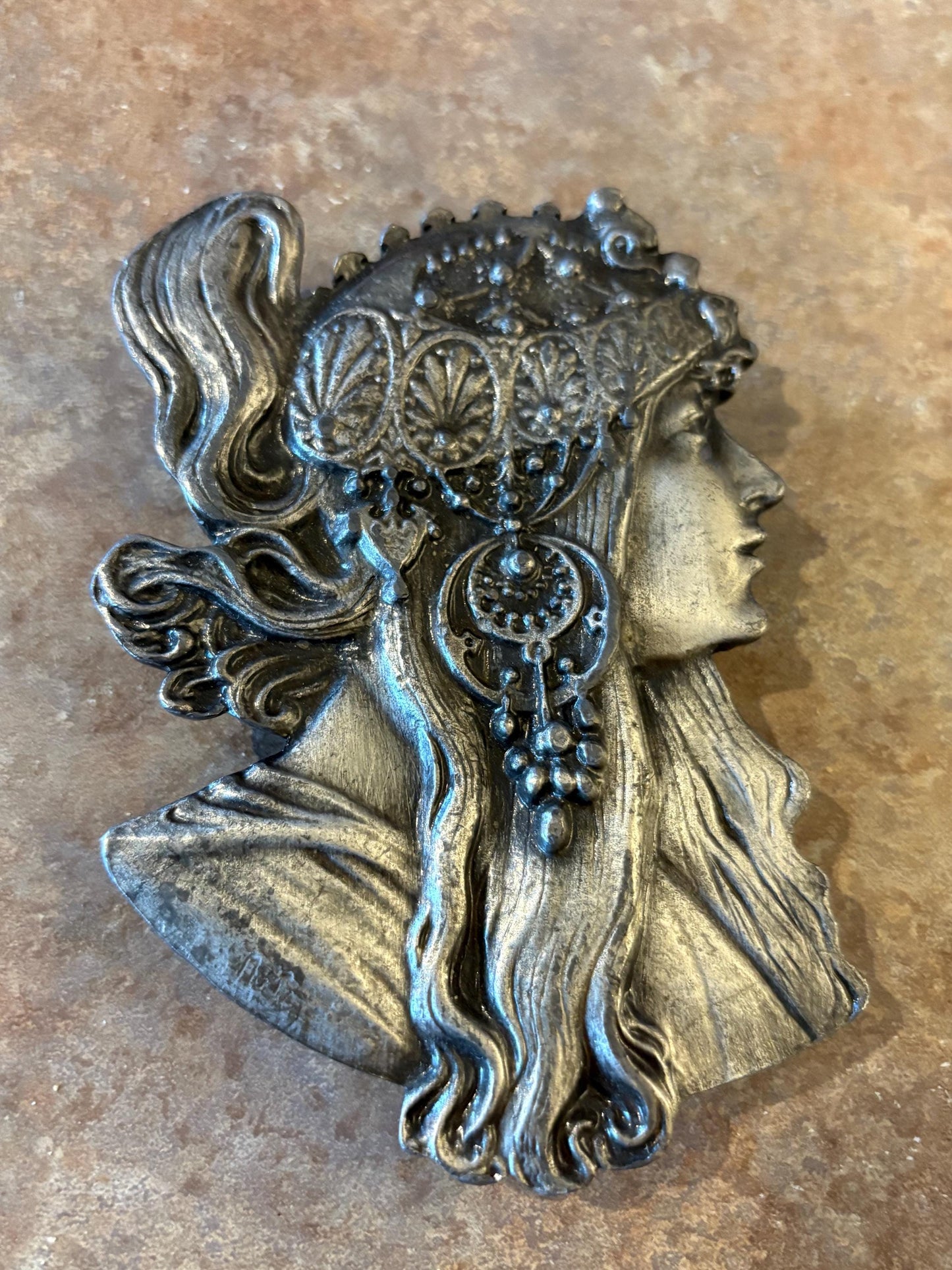 Vintage Art Nouveau Gypsy Woman Alphonse Mucha metal Belt Buckle - 5 inch - 1970’s