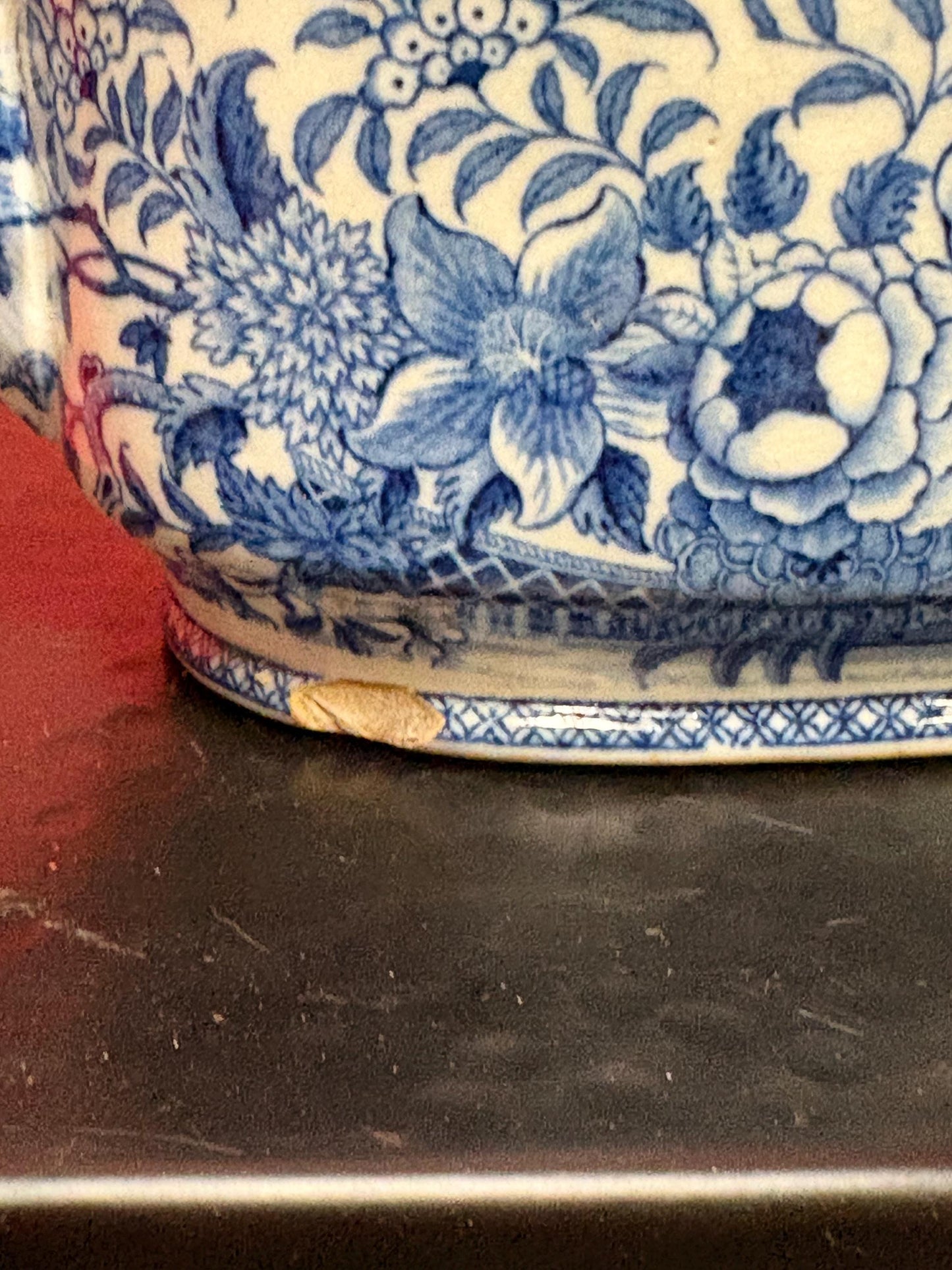 Stunning mid 18th century Chinese bowl 7 1/2 x 4 x 3 high minor chips see photos amazing Chinese porcelain - wow