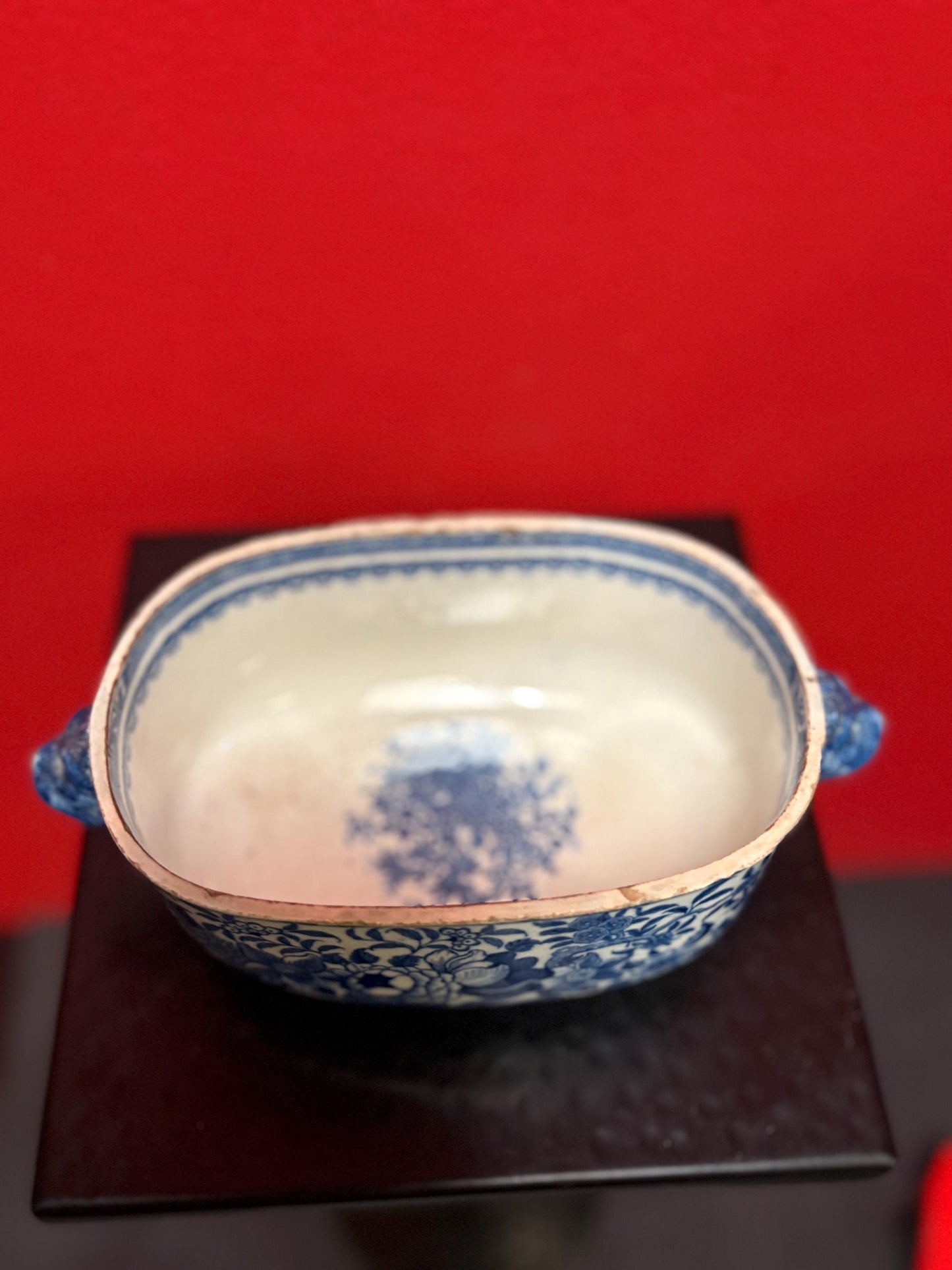 Stunning mid 18th century Chinese bowl 7 1/2 x 4 x 3 high minor chips see photos amazing Chinese porcelain - wow