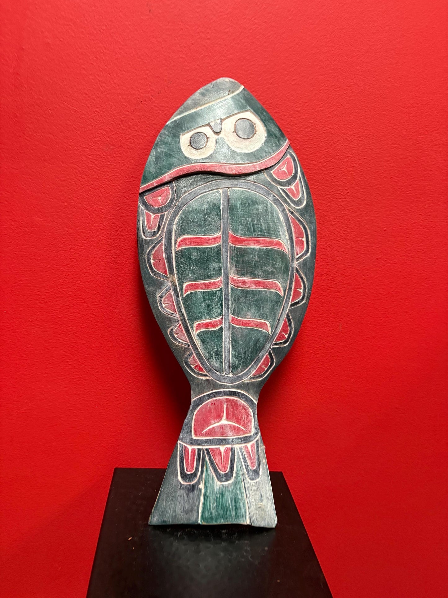Lovely Unusual early indigenous painted wooden plaque of a fish believed to be Canadian native needs a hanger - 17 inches long