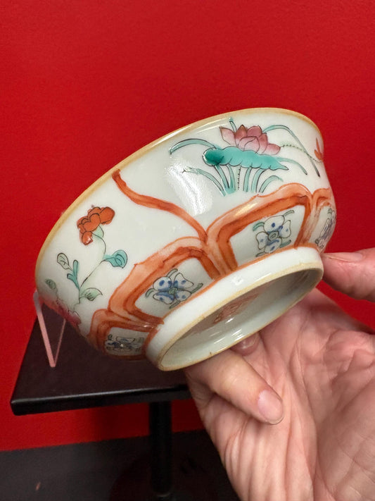 Beautiful 19 century famille rose  5 by 1.5 inch high bowl in excellent condition with great decoration- signed - good value