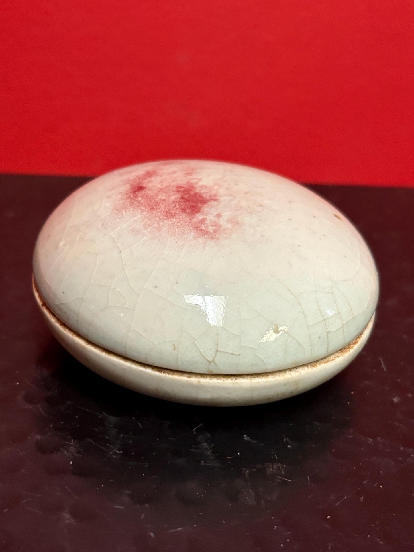 Museum quality stunning 17th century Ming Dynasty Chinese white paste pot with sang de beouf design - wow - mint condition