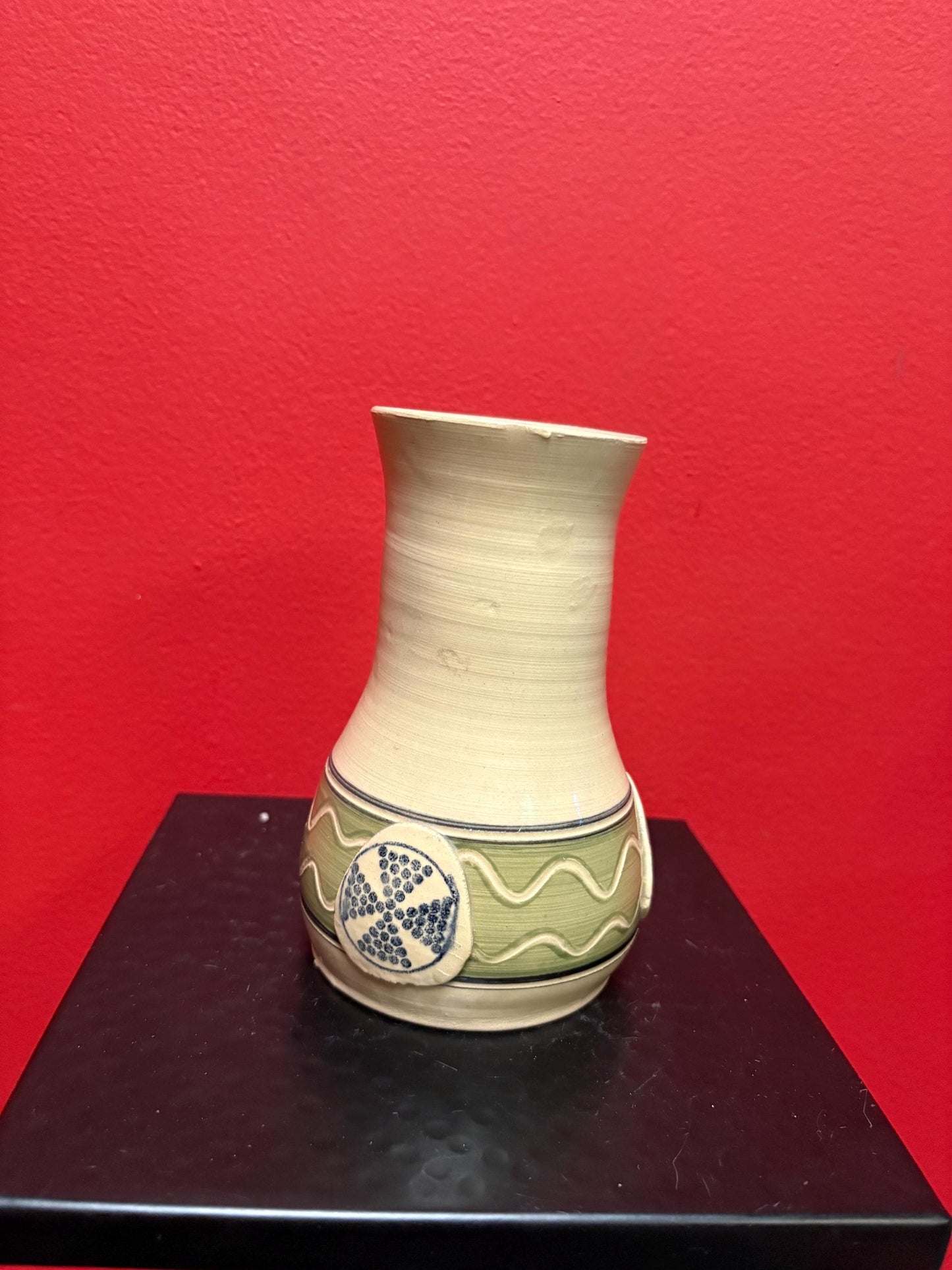 Beautiful antique old sun pottery Canadian SIKSIKA nation pottery vase  indigenous first nations beauty in mint condition -6 inches high
