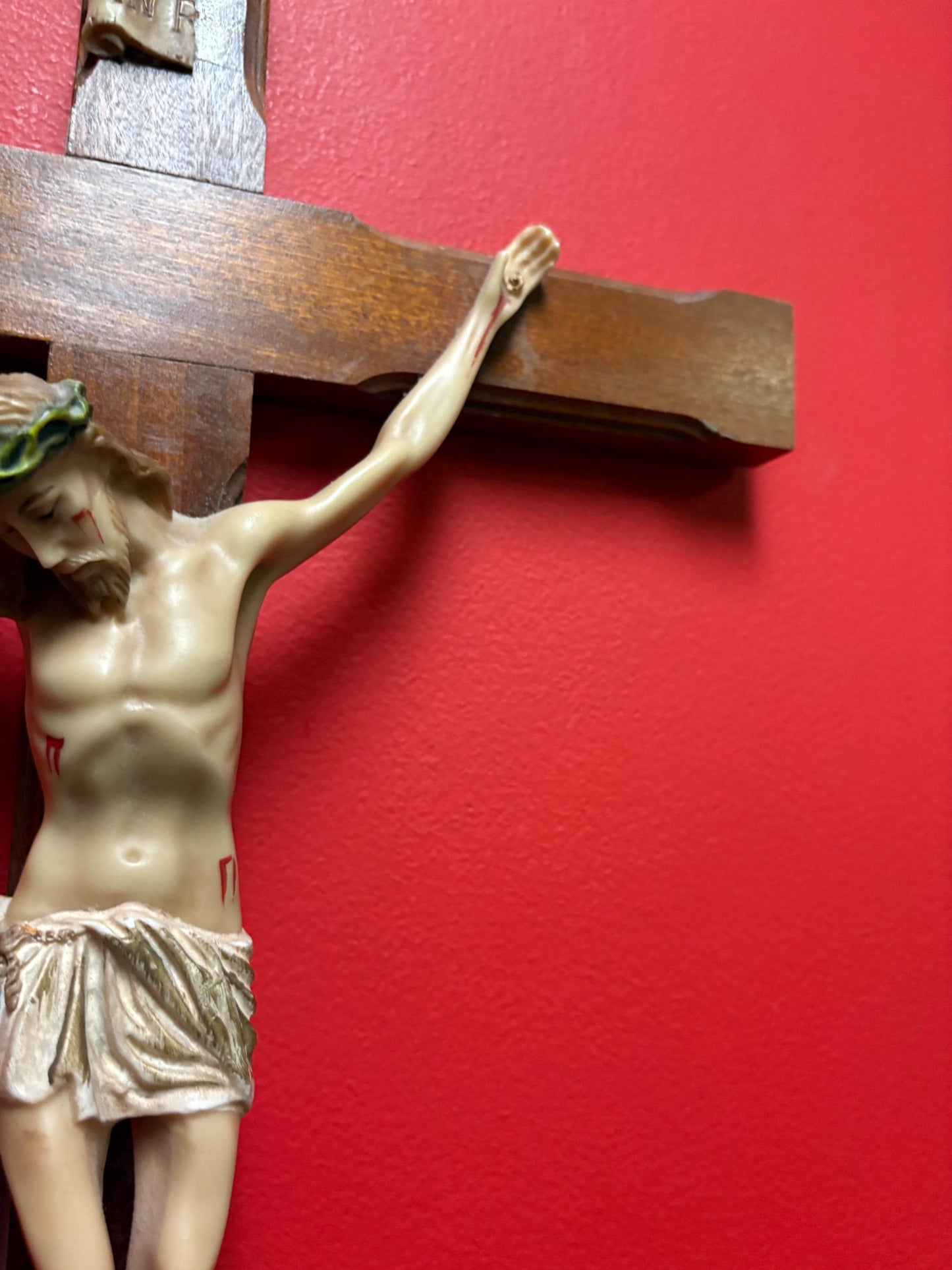 Awesome 24 x 14 wide resin Jesus on the wooden cross with a little damage  statement piece- great gift and great value