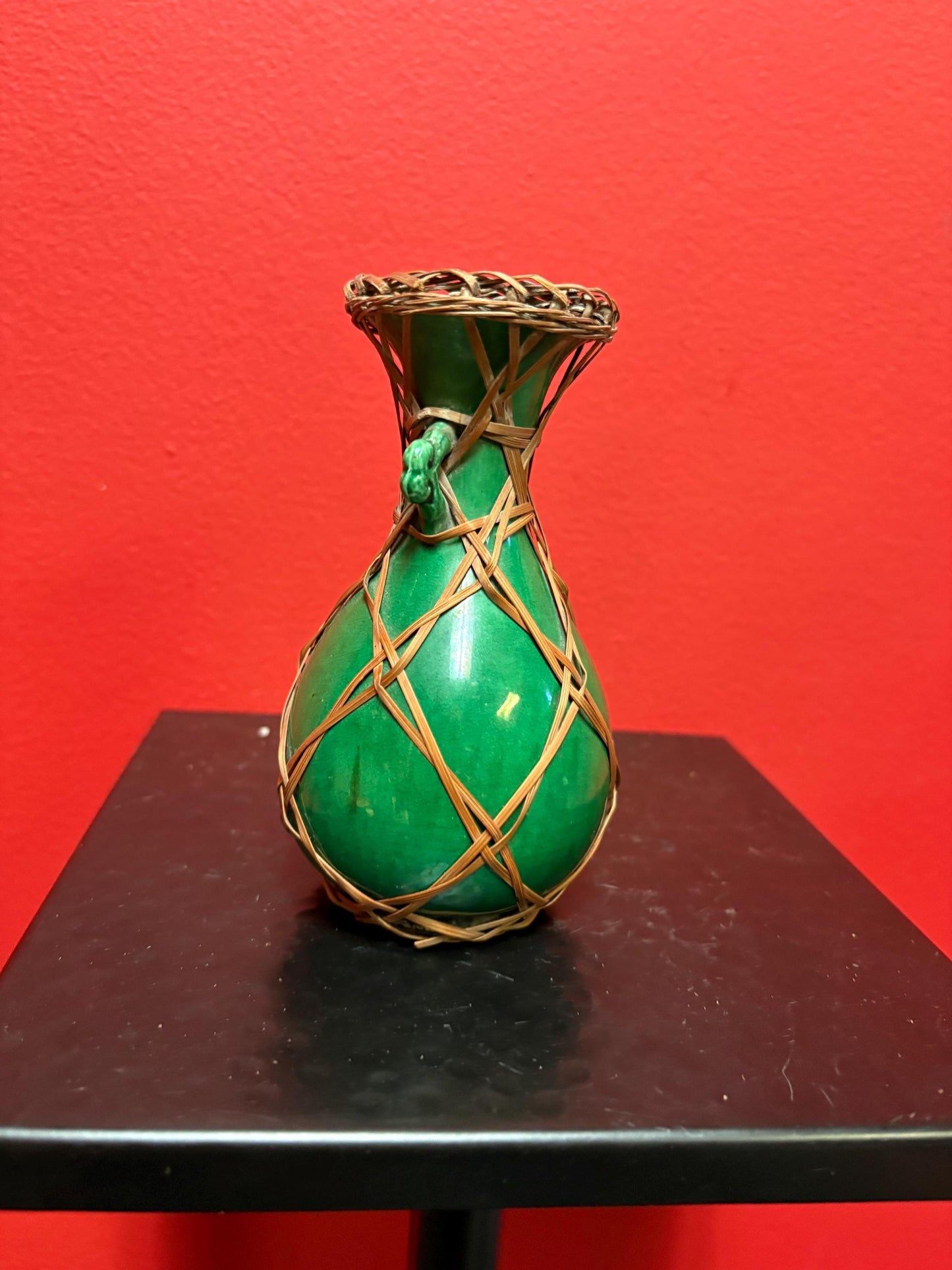 chinese  5 inch glazed vase with netting  wonderful condition  great value