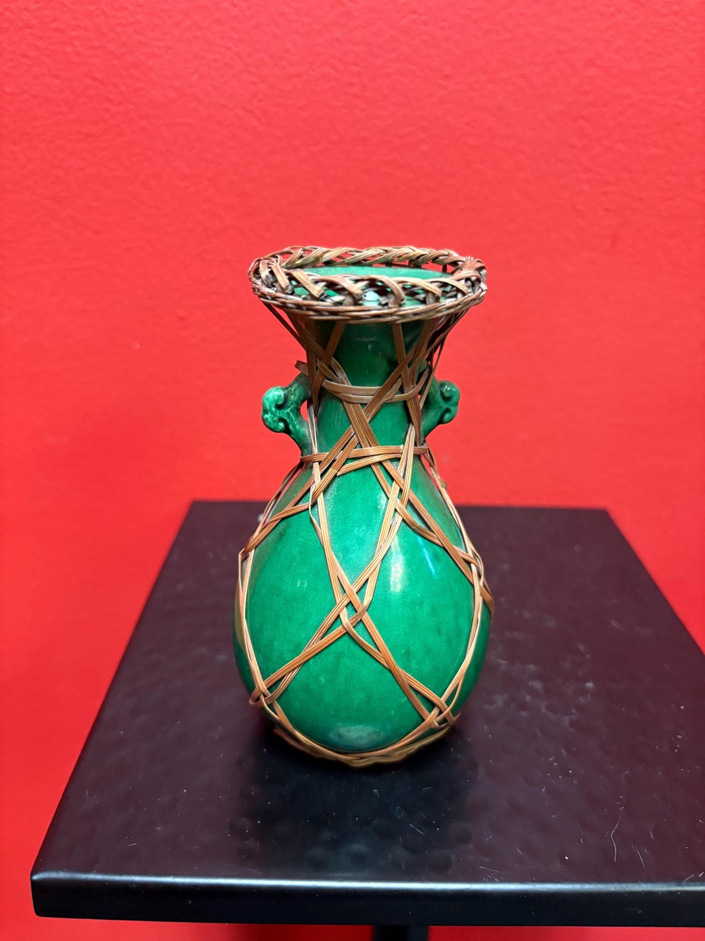 chinese  5 inch glazed vase with netting  wonderful condition  great value