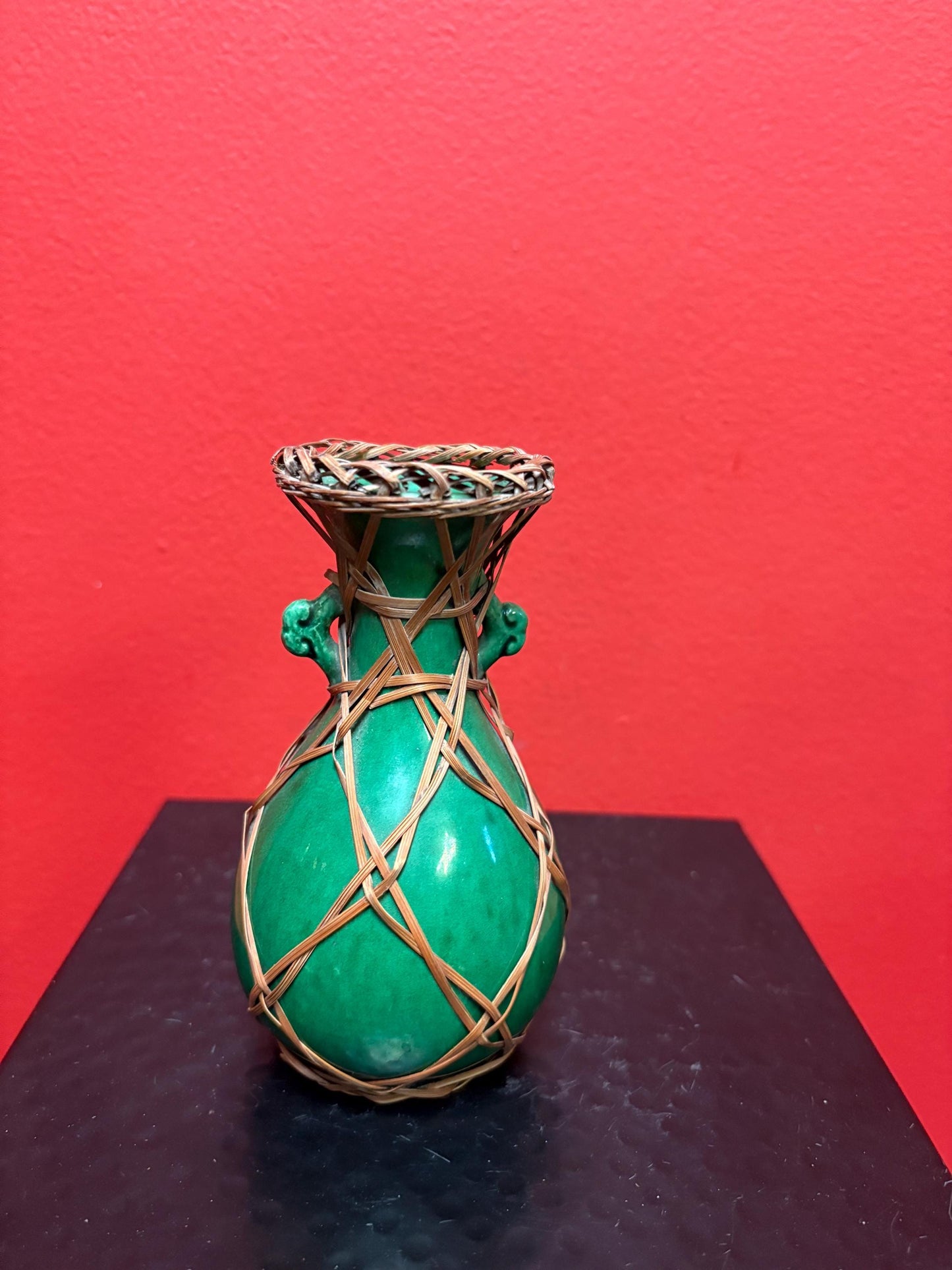 chinese  5 inch glazed vase with netting  wonderful condition  great value