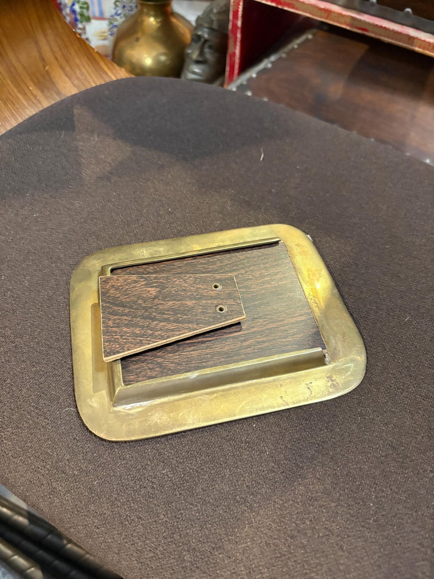 Beautiful antique brass 6 1/2 x 5 photo frame  4 x 3 inside  ready to gift or use  wow