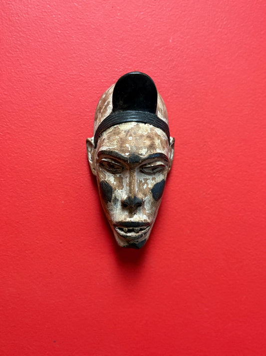 Beautiful African 7 x 3 inch wide antique mask  amazing patina and detail  really cool one