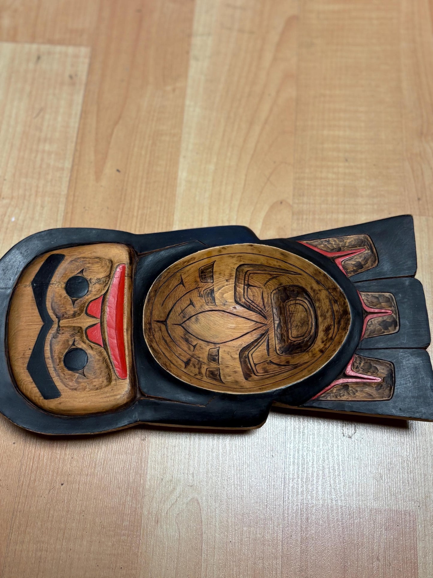 museum quality indigenous first nations Pacific Northwest Coast signed owl grease bowl - 13 x 6 wide. - attributed to Henry George - great