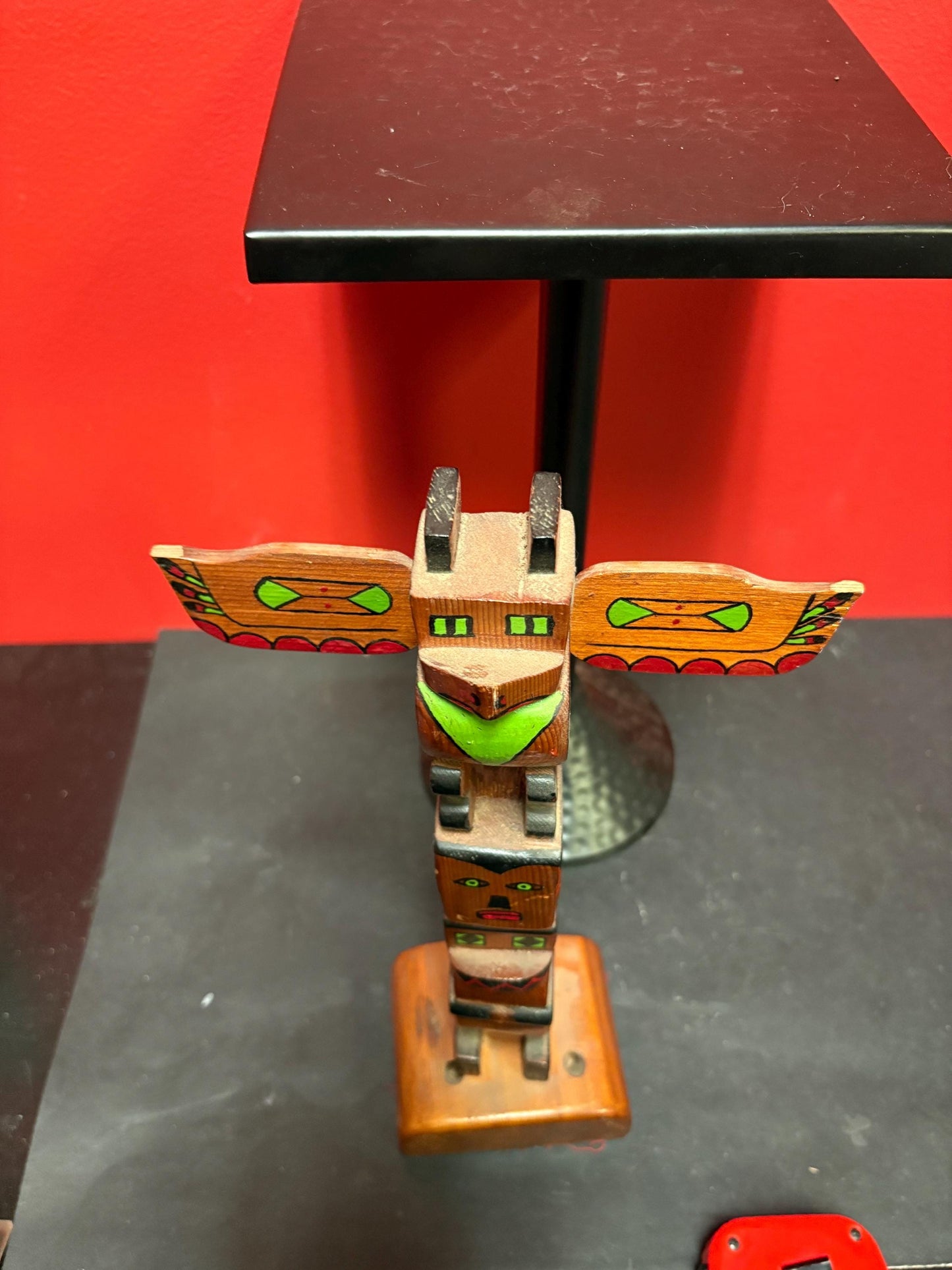 7 inch wide primitive FOLK ART indigenous first nations pacific West Coast unsigned totem pole  great colour - great value