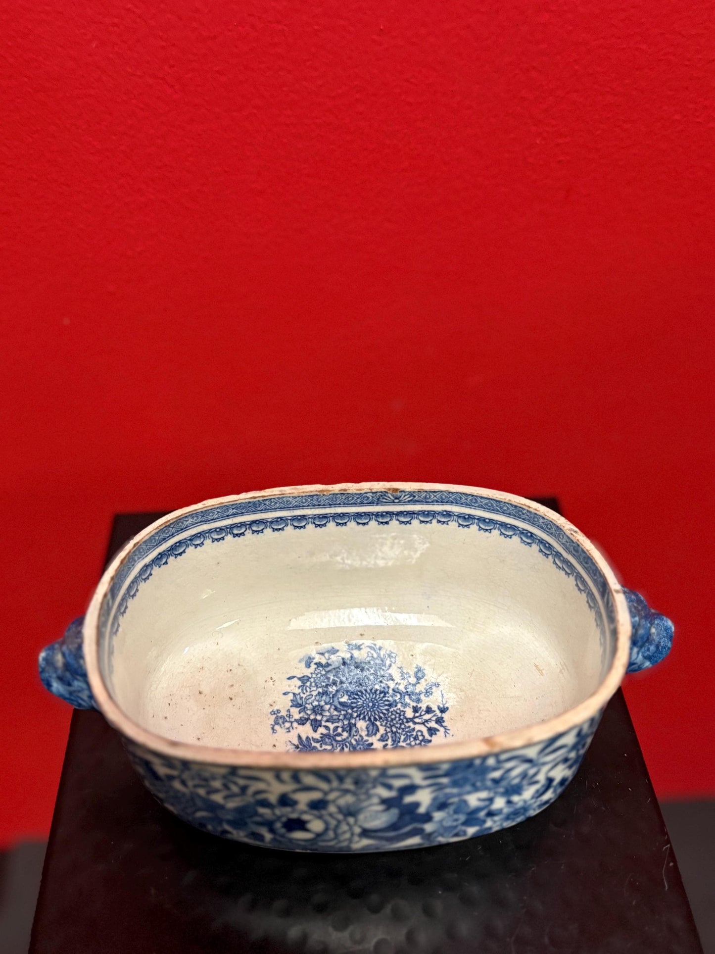 Stunning mid 18th century Chinese bowl 7 1/2 x 4 x 3 high minor chips see photos amazing Chinese porcelain - wow