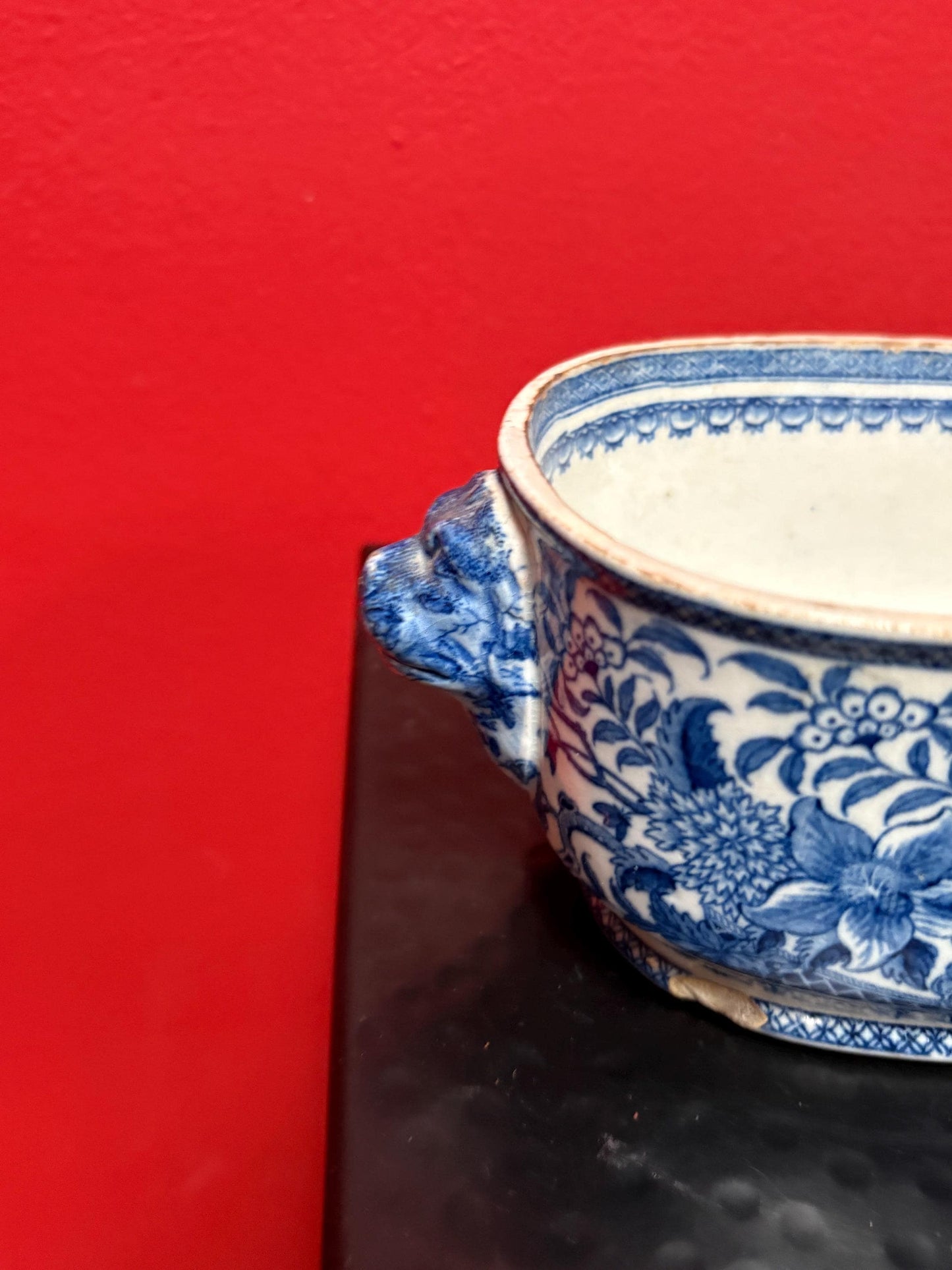 Stunning mid 18th century Chinese bowl 7 1/2 x 4 x 3 high minor chips see photos amazing Chinese porcelain - wow