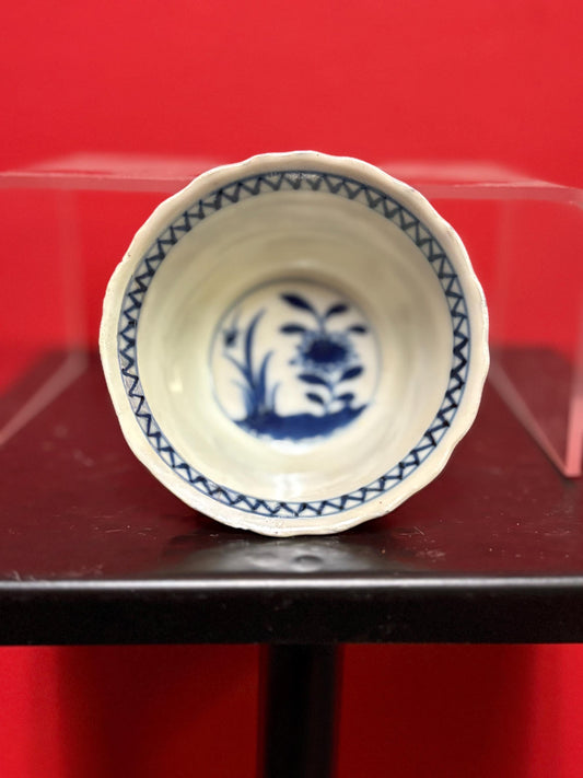 Fabulous early antique Chinese blue and white cup - great condition 3 x 2 high  wow