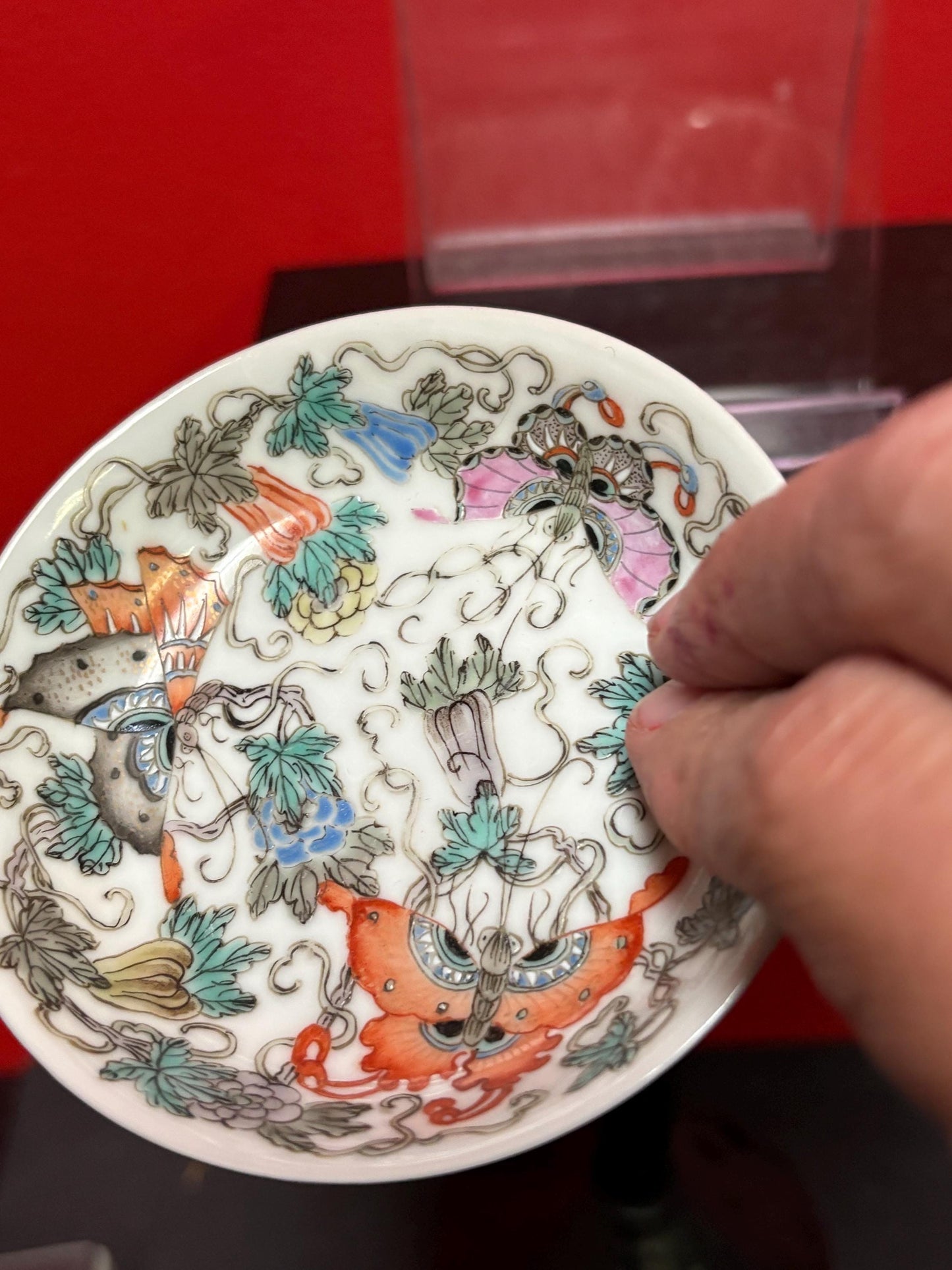 Lovely little Chinese heavily decorated signed dish  perfect condition  great value- 4 inches across