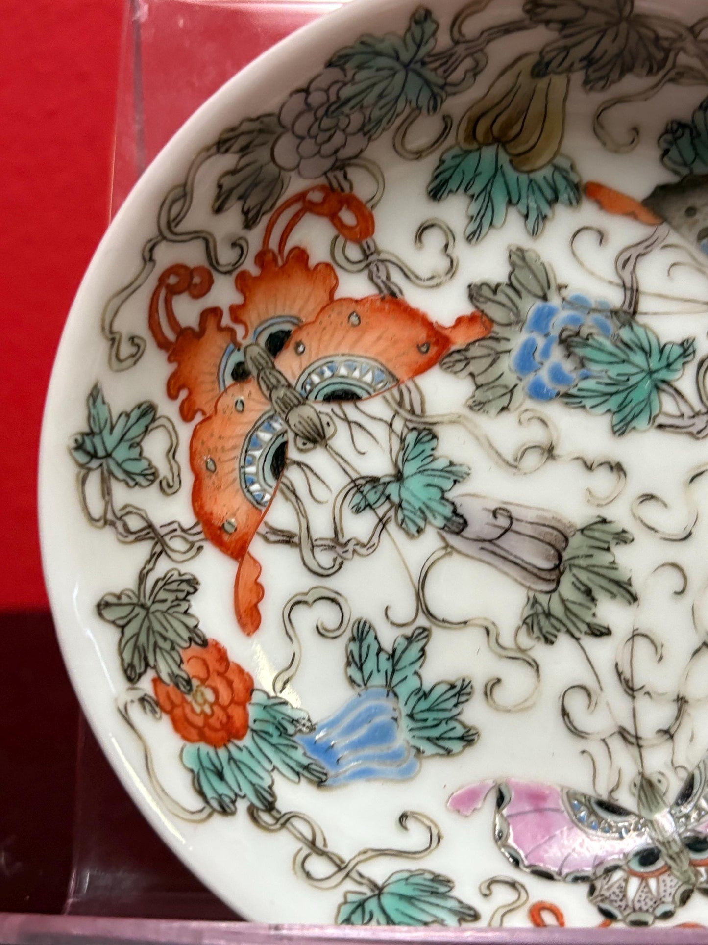 Lovely little Chinese heavily decorated signed dish  perfect condition  great value- 4 inches across