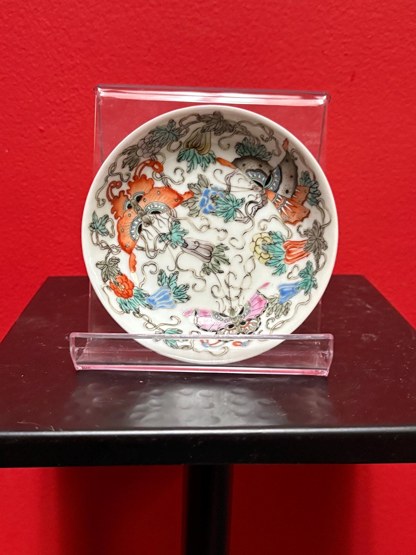Lovely little Chinese heavily decorated signed dish  perfect condition  great value- 4 inches across