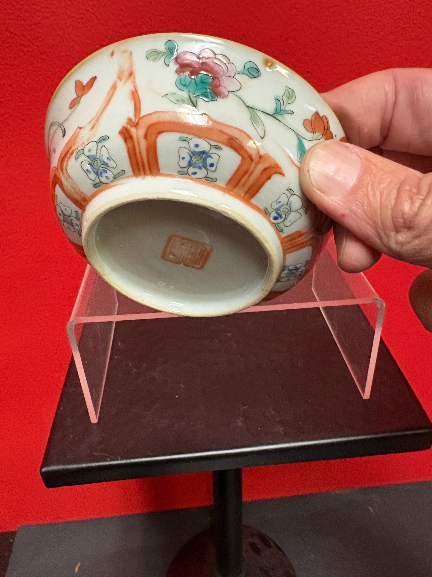Beautiful 19 century famille rose  5 by 1.5 inch high bowl in excellent condition with great decoration- signed - good value