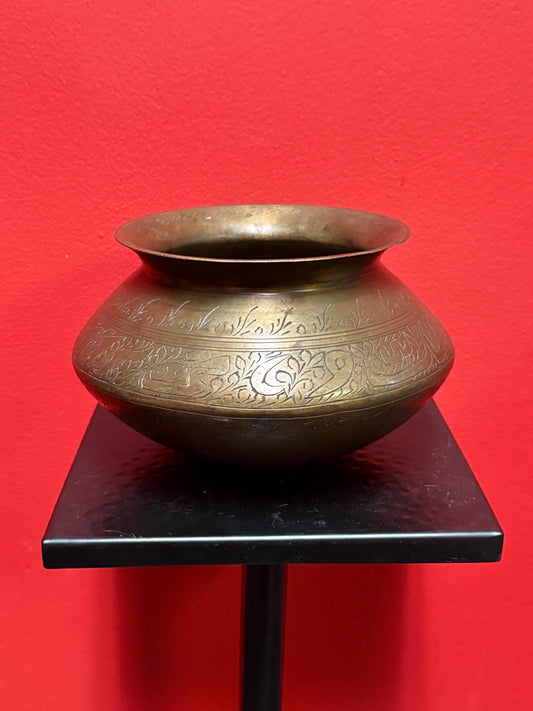 A Stunning museum quality approx 16th century Ming Dynasty bronze vessel  incredible detail and patina  sensational piece of Chinese art