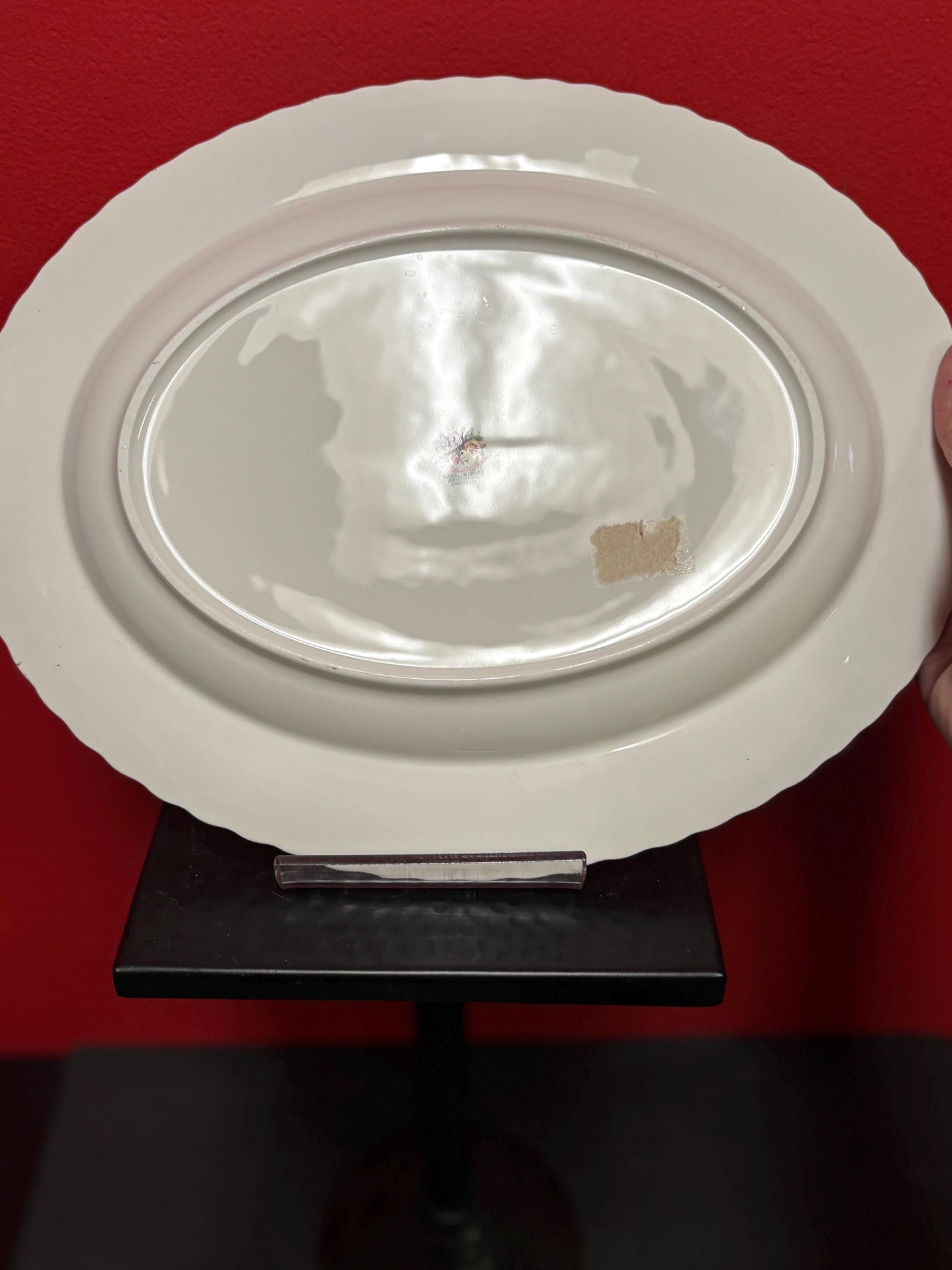Beautiful old country rose platter  13.5 x 11 inch wide - perfect condition  perfect for the set  old country rose