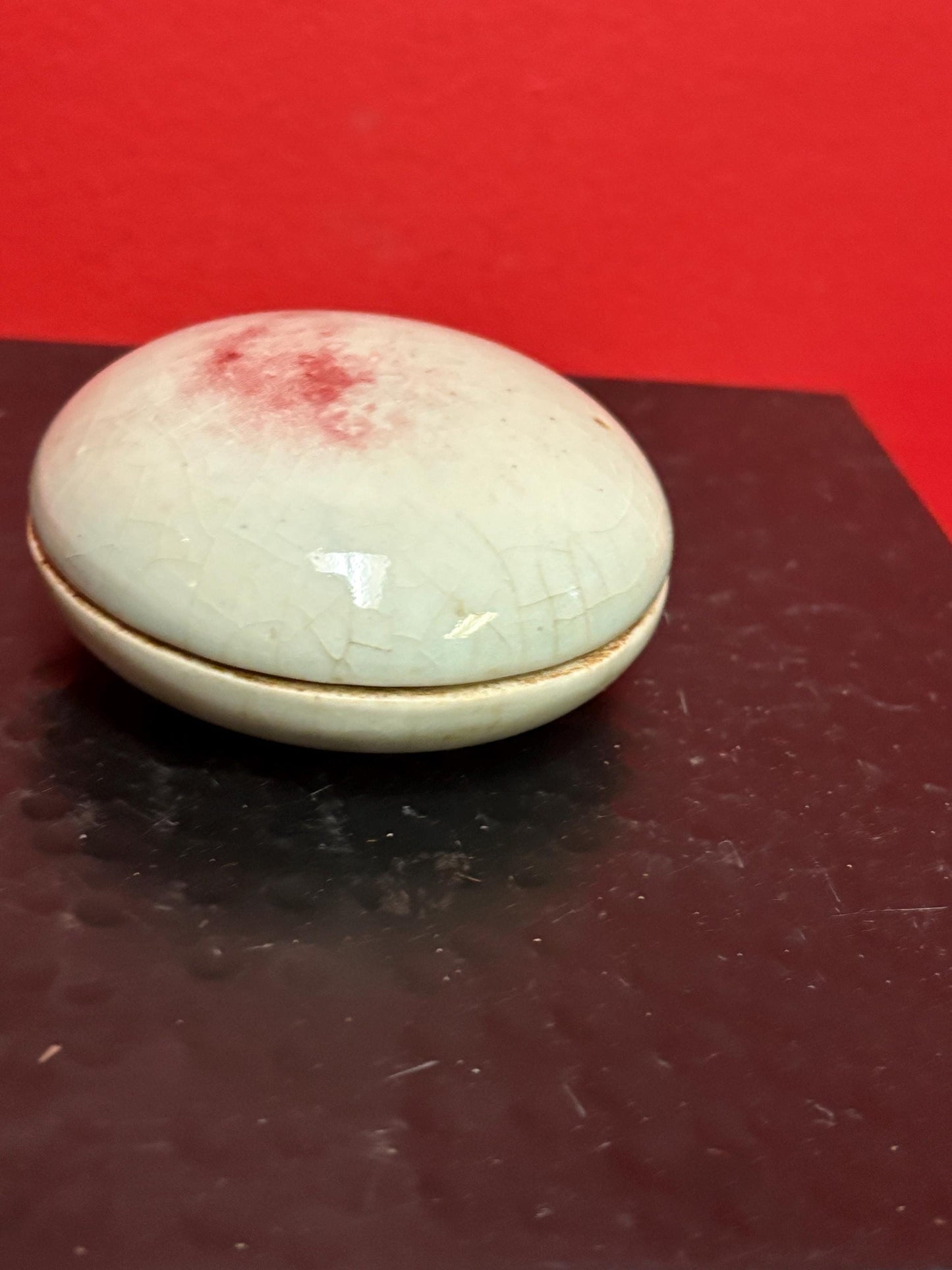 Museum quality stunning 17th century Ming Dynasty Chinese white paste pot with sang de beouf design - wow - mint condition