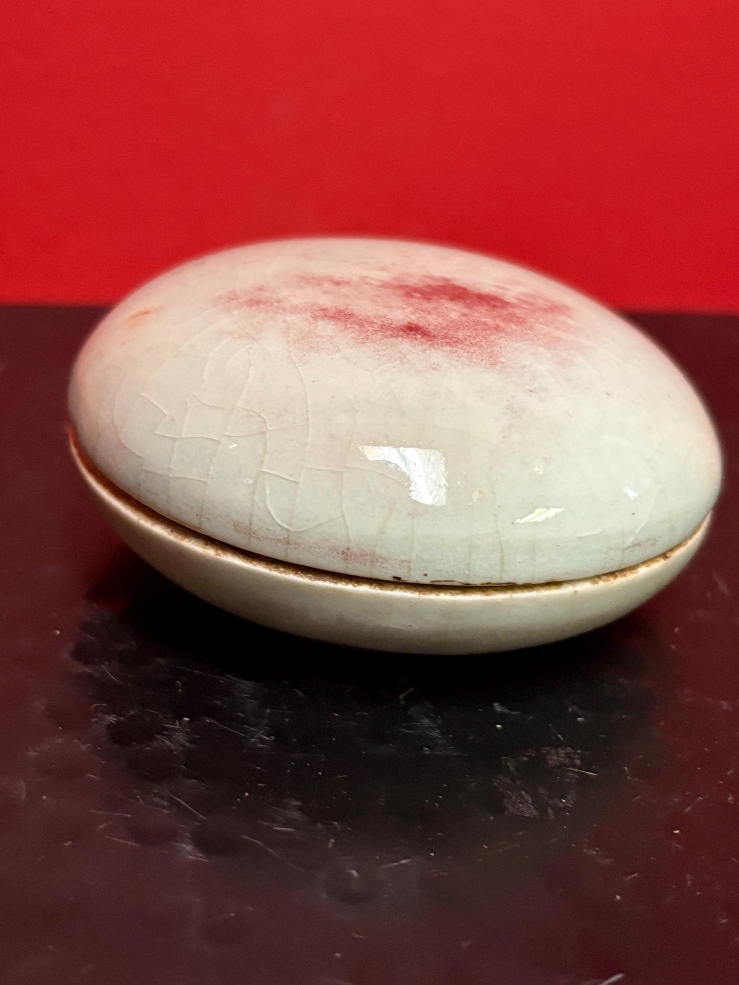 Museum quality stunning 17th century Ming Dynasty Chinese white paste pot with sang de beouf design - wow - mint condition