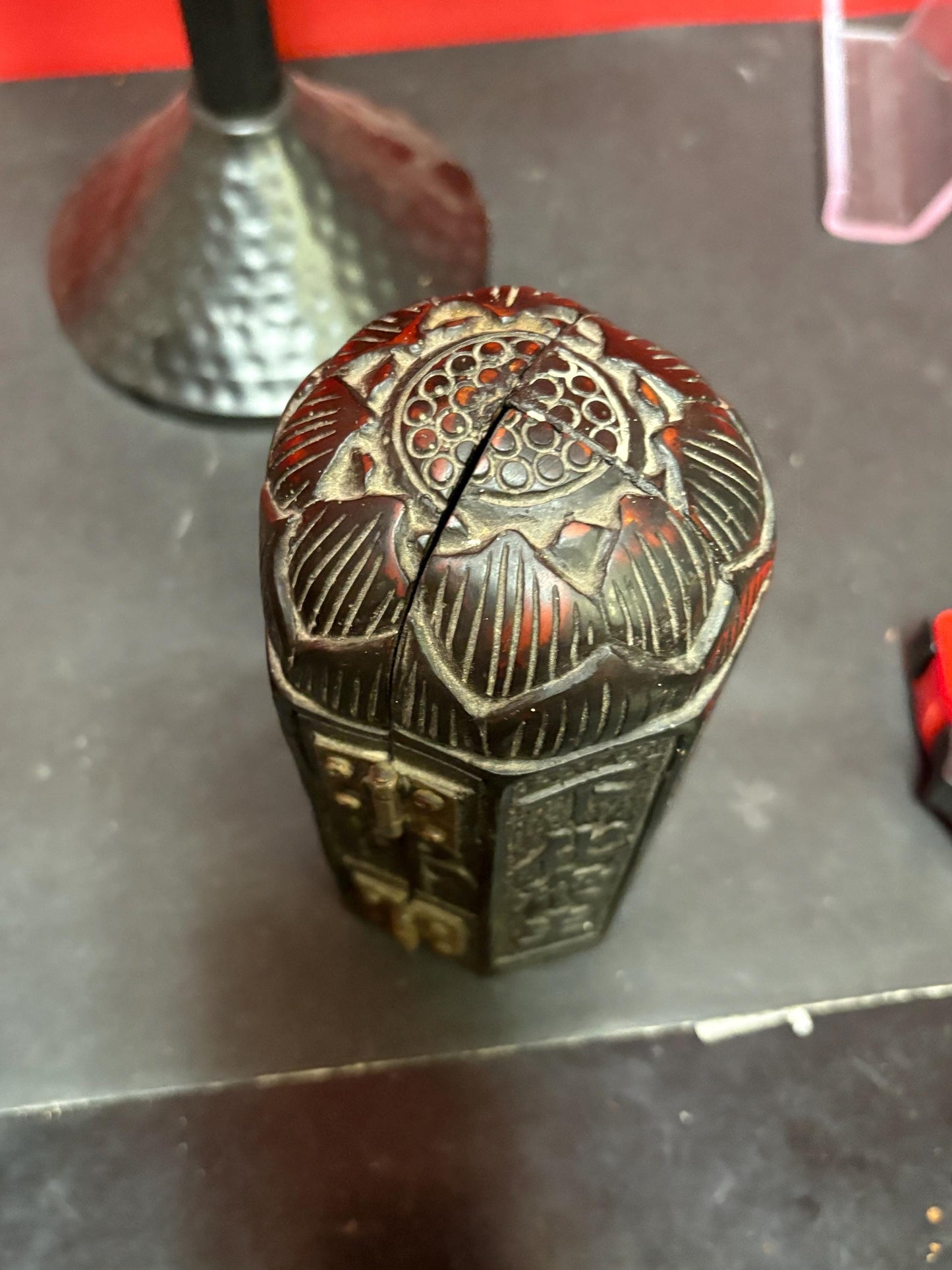 Stunning 9 x 7 high heavily carved intricate Buddhist temple statue screen unbelievable detail wow