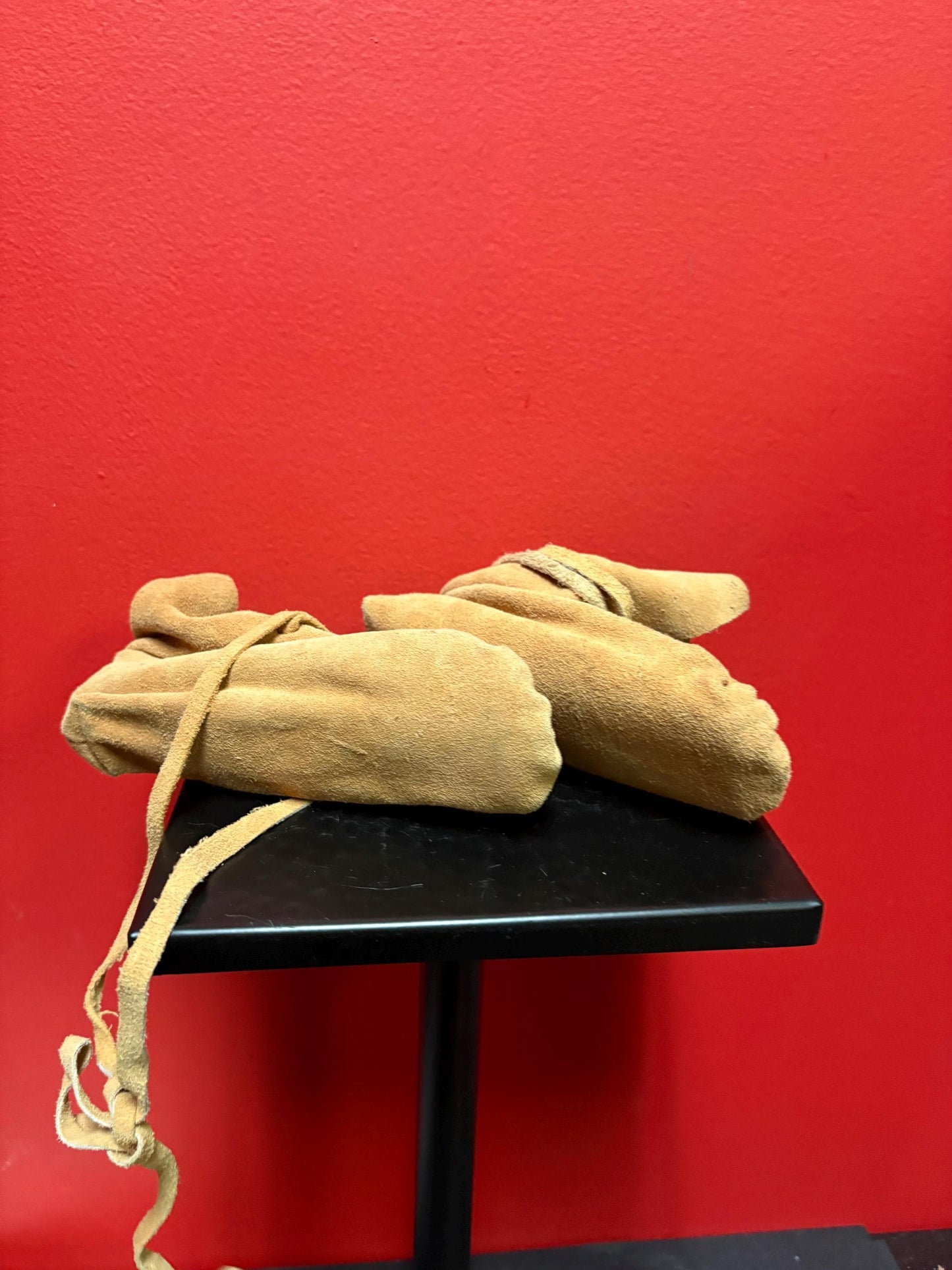 7 inch long indigenous leather and beaded moccasins - good condition