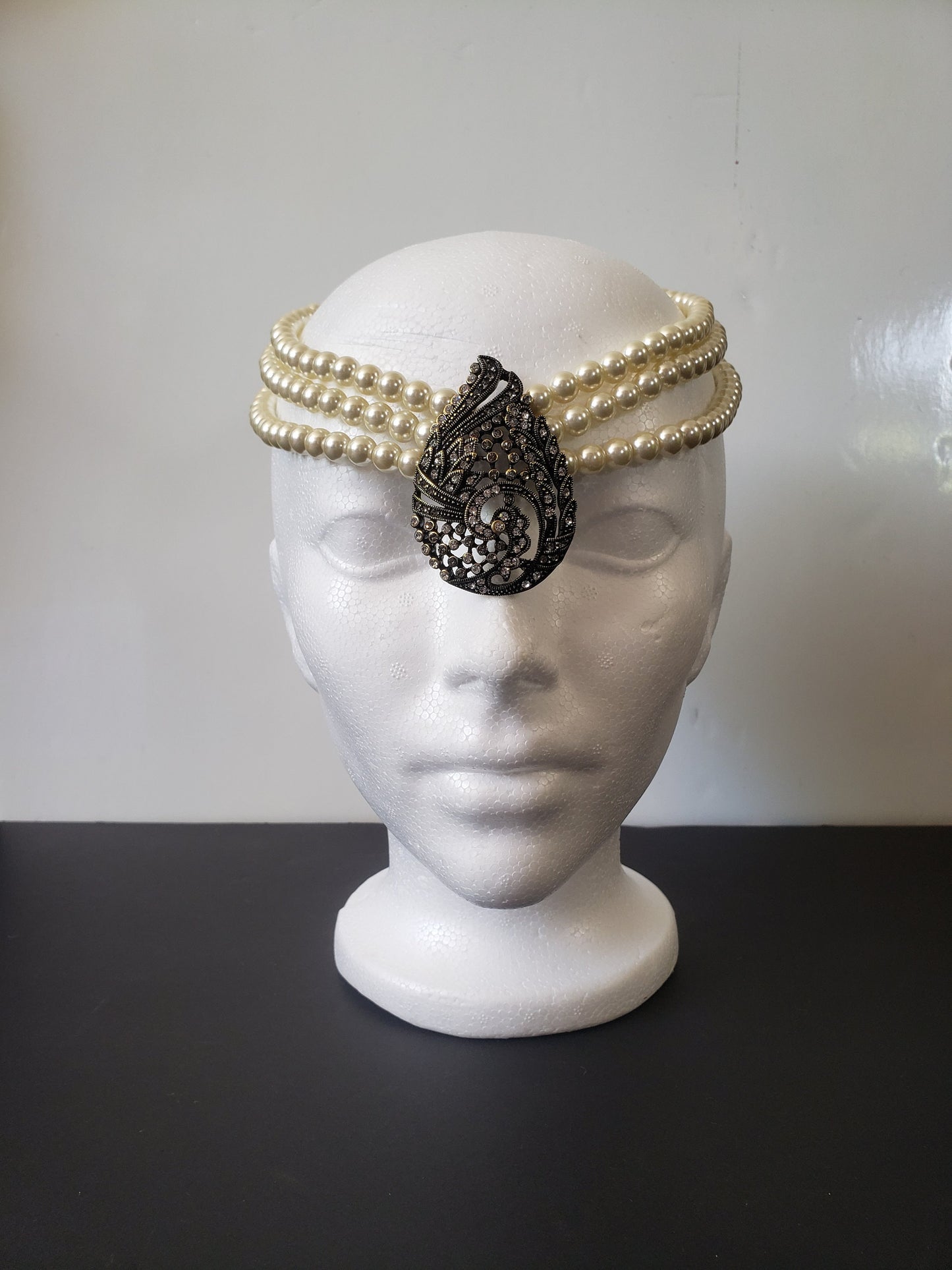 Vintage Faux Pearl and Rhinestone Necklace