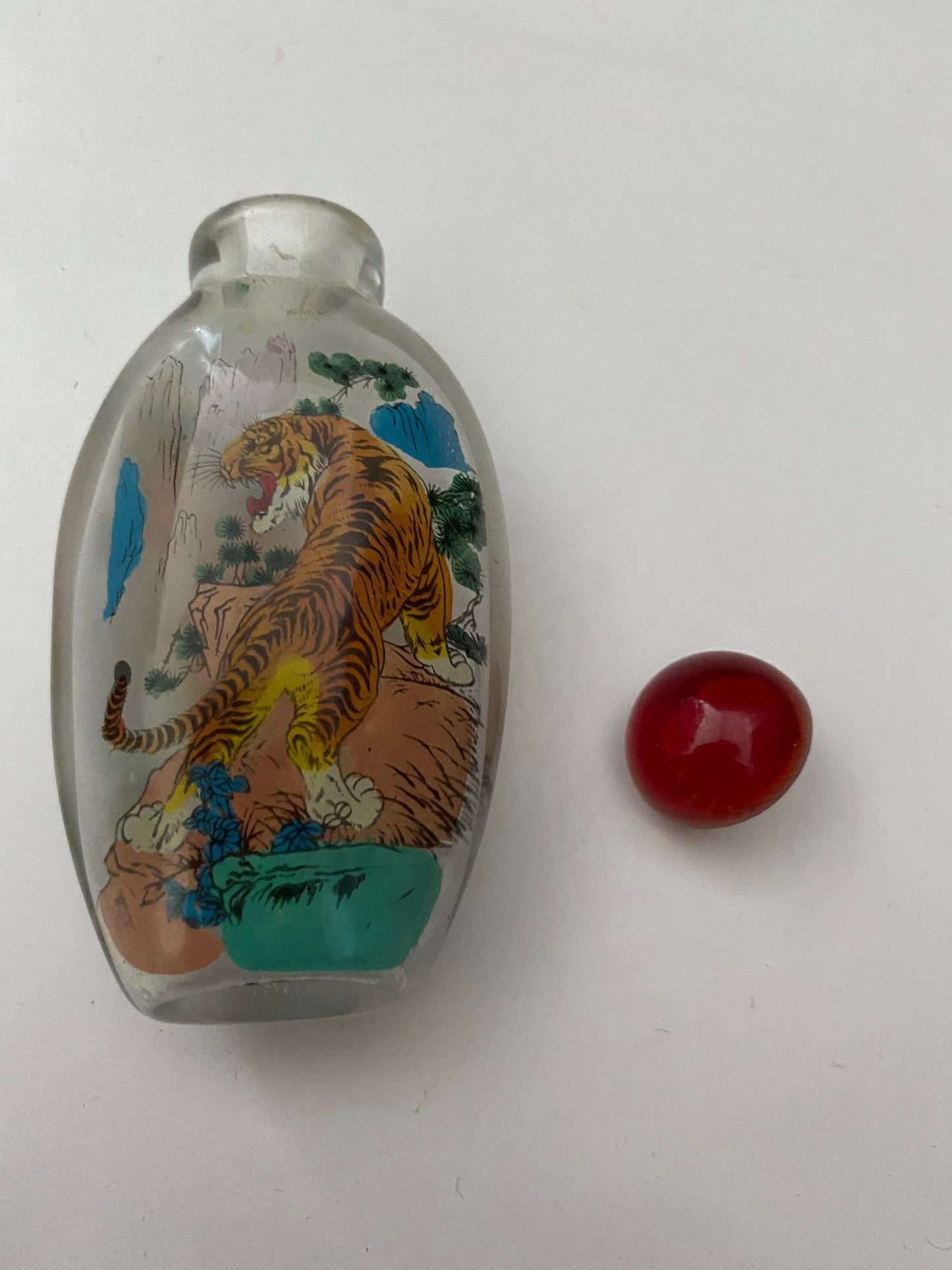 Fabulous Chinese inside painted pouncing tiger snuff bottle