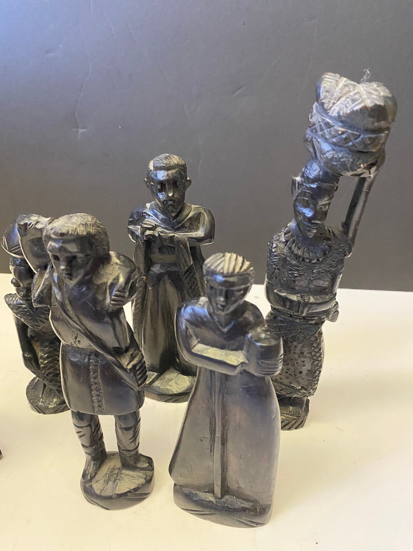 An  Instant Malawi Carved Ebony wood collection  6 pieces  6 to 8 inches each