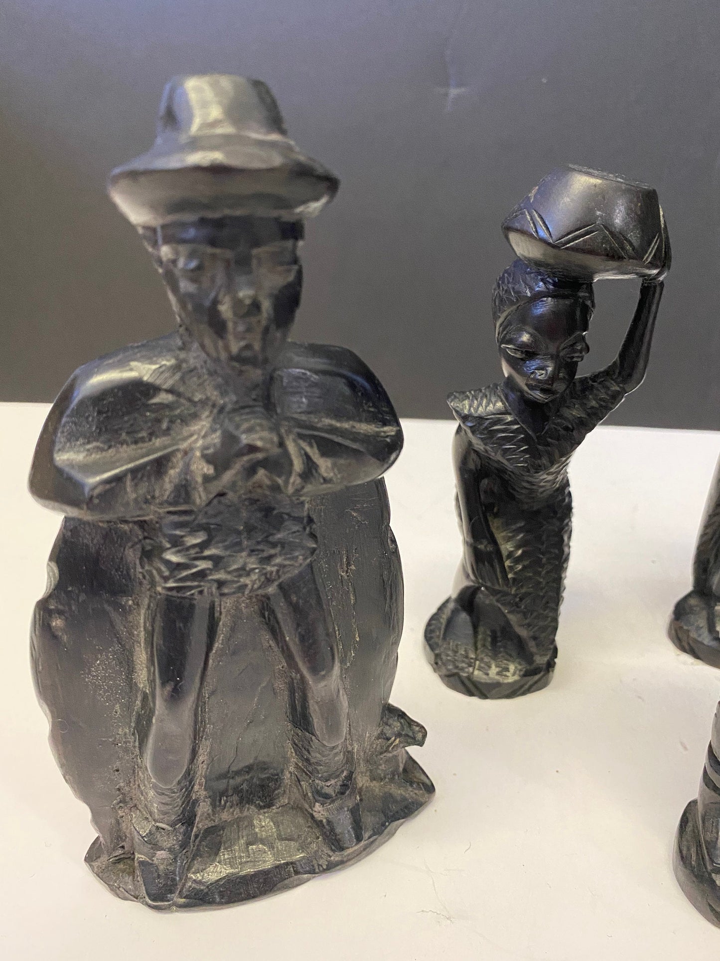 An  Instant Malawi Carved Ebony wood collection  6 pieces  6 to 8 inches each