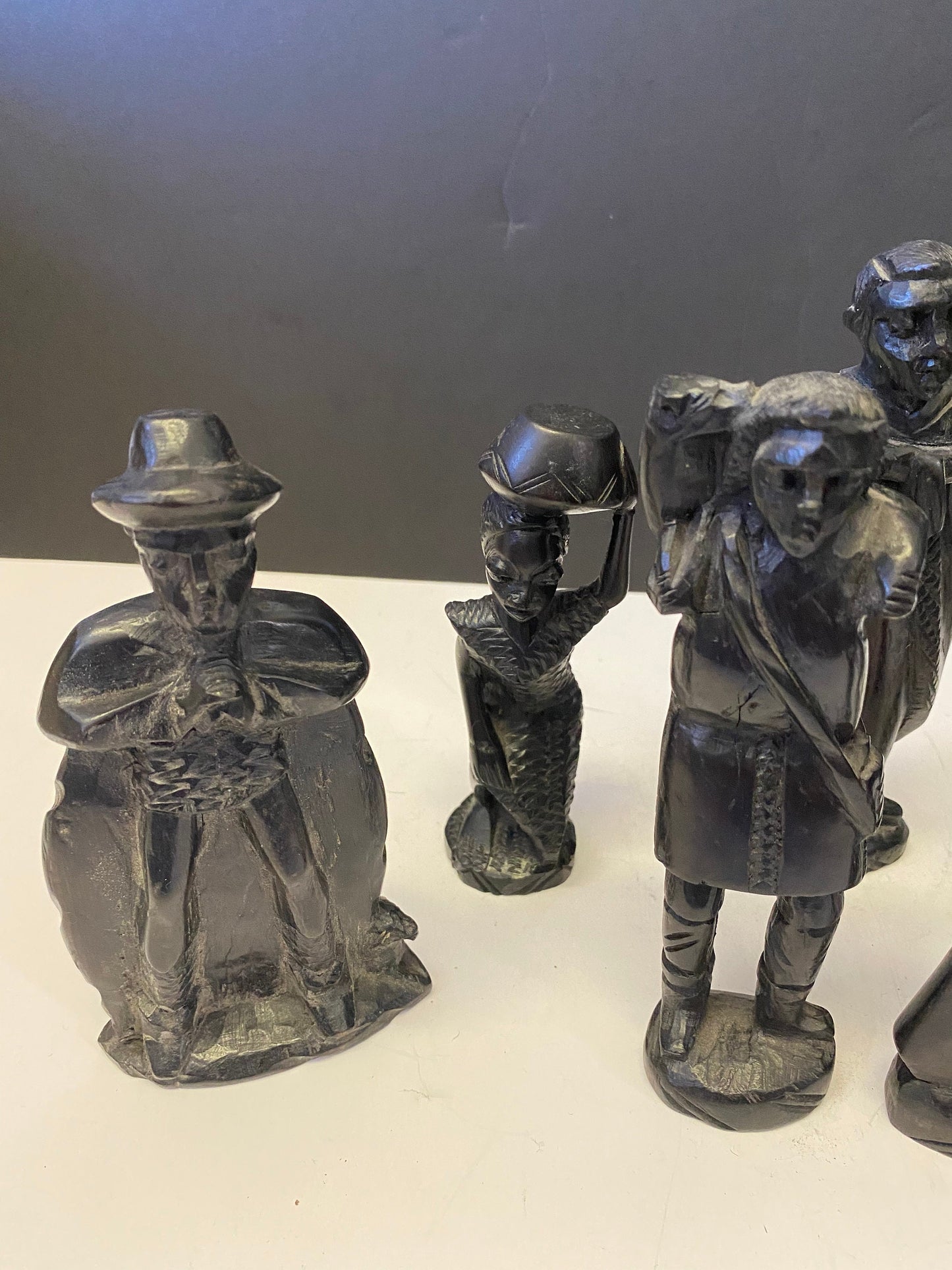 An  Instant Malawi Carved Ebony wood collection  6 pieces  6 to 8 inches each