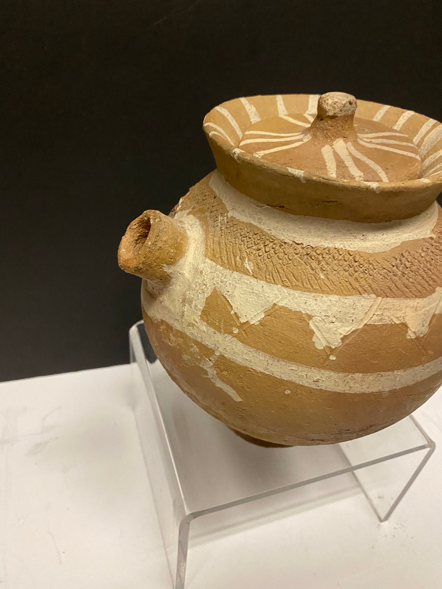 9 x 7 inch rare Archeological super old pre Colombian vessel with damage!  Museum quality piece with  true character