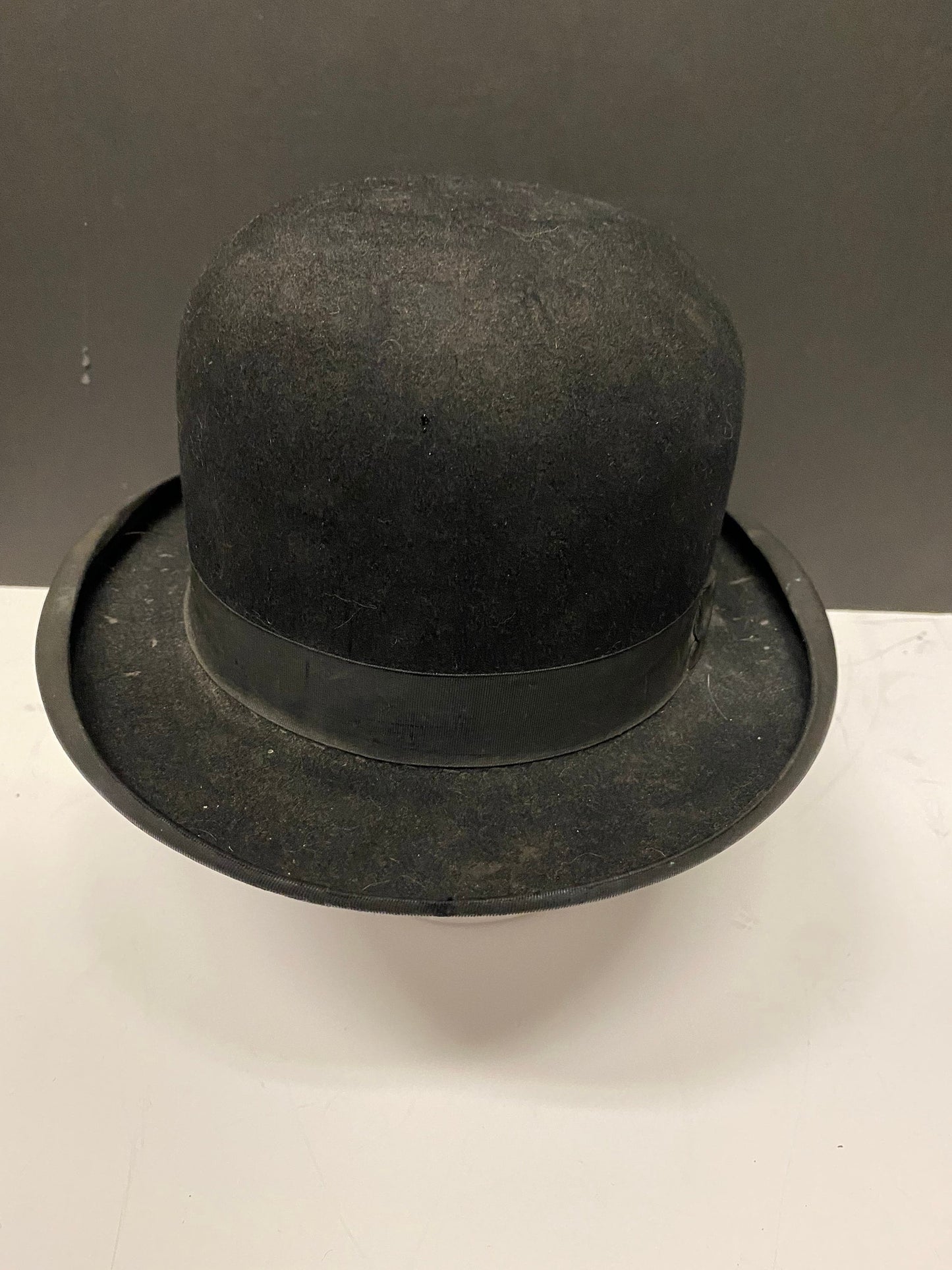 A  Stunning antique Biltmore leather lined mens bowler  hat  medium sized head   8 x 7 inner measurements