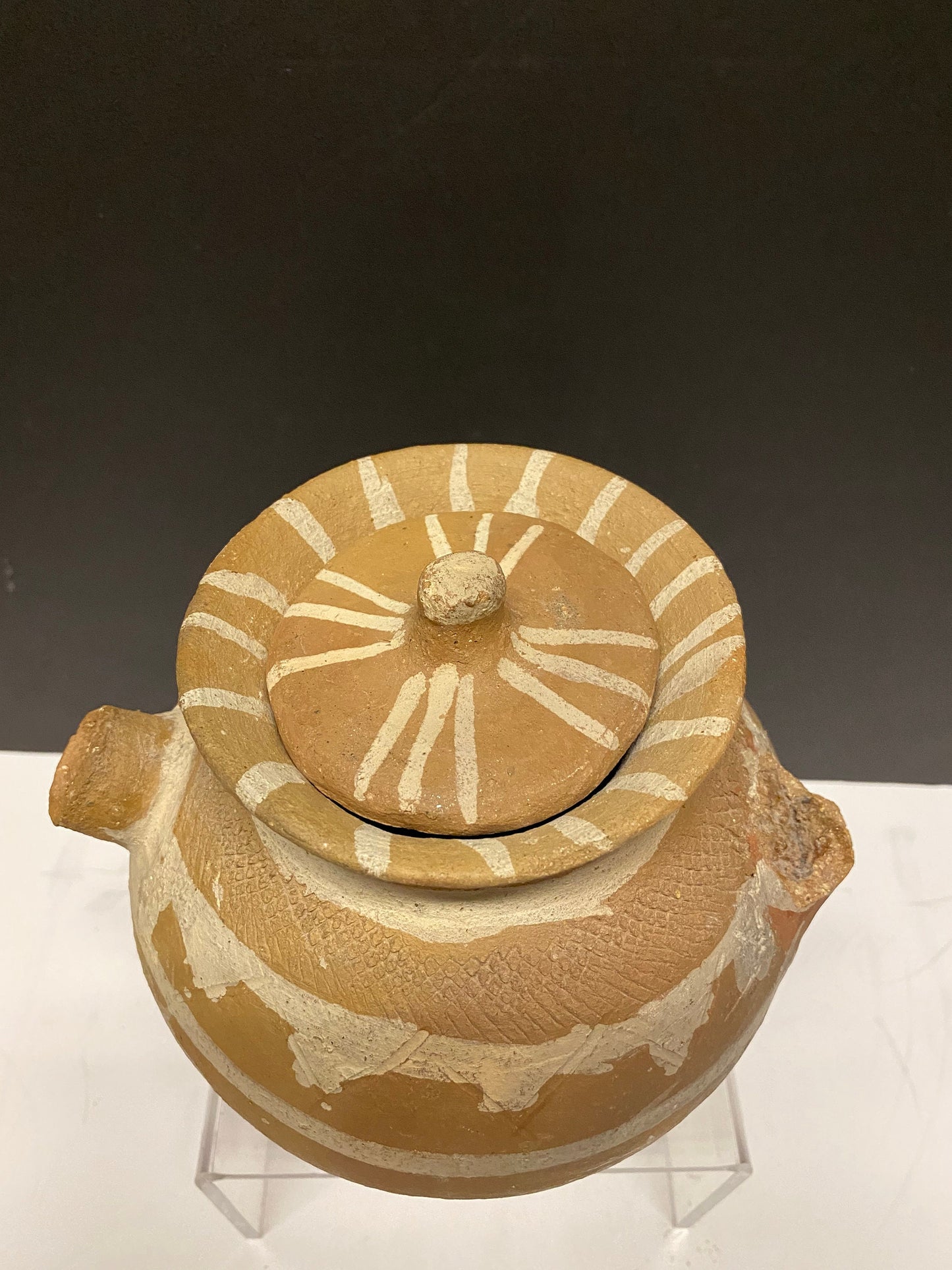 9 x 7 inch rare Archeological super old pre Colombian vessel with damage!  Museum quality piece with  true character