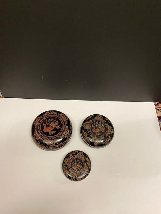 Set of three graduating sized Asian lacquer  boxes in perfect condition  3.5 to 5.5 inches  great gift  small storage